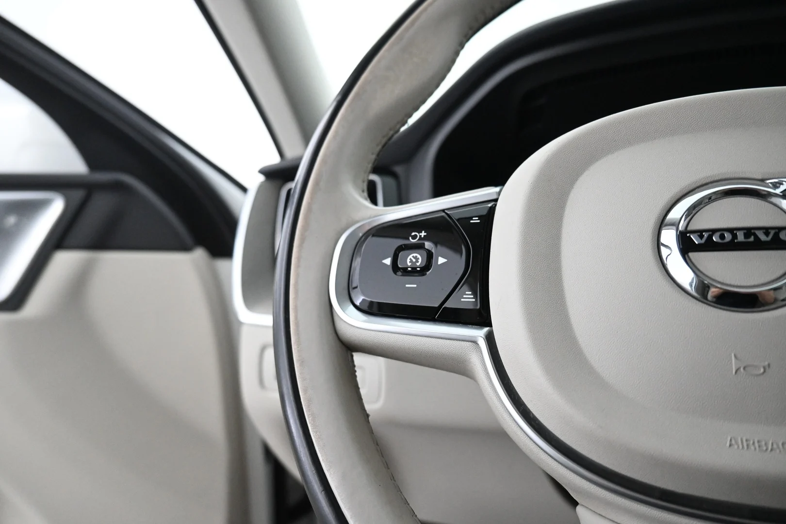 Car Image - 7dUVX9Xi1v8A9g6EoqnSZg