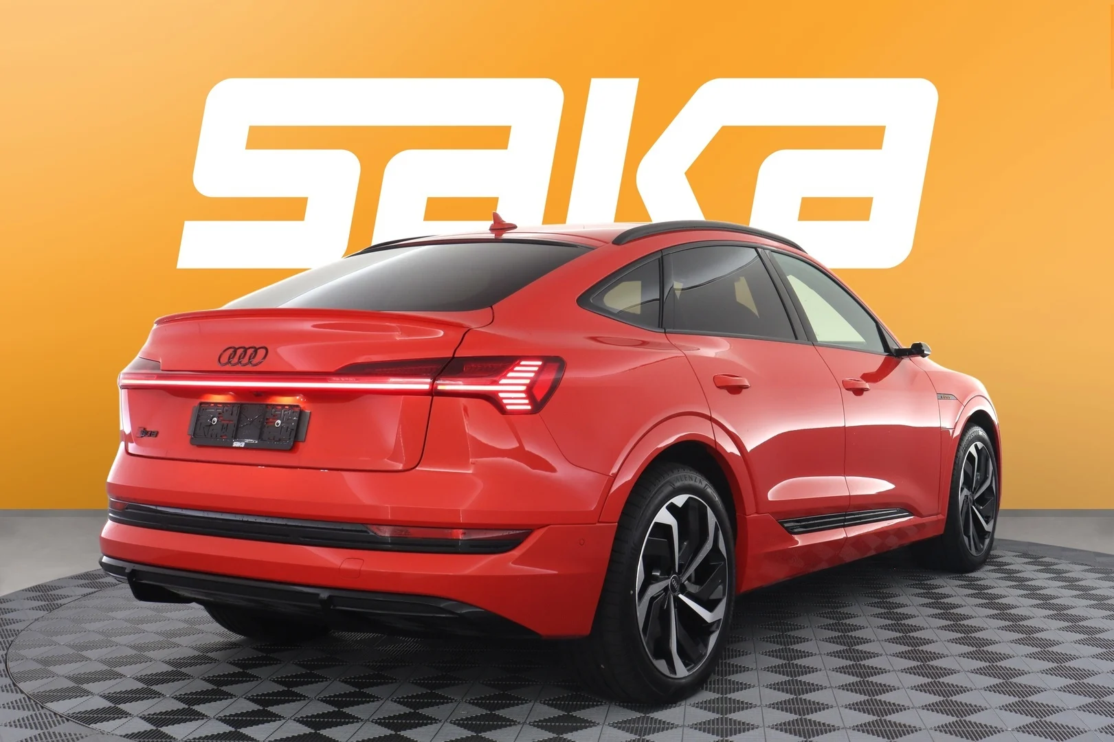 Car Image - 5xzY1zaLoBB71AWTcLlMfg