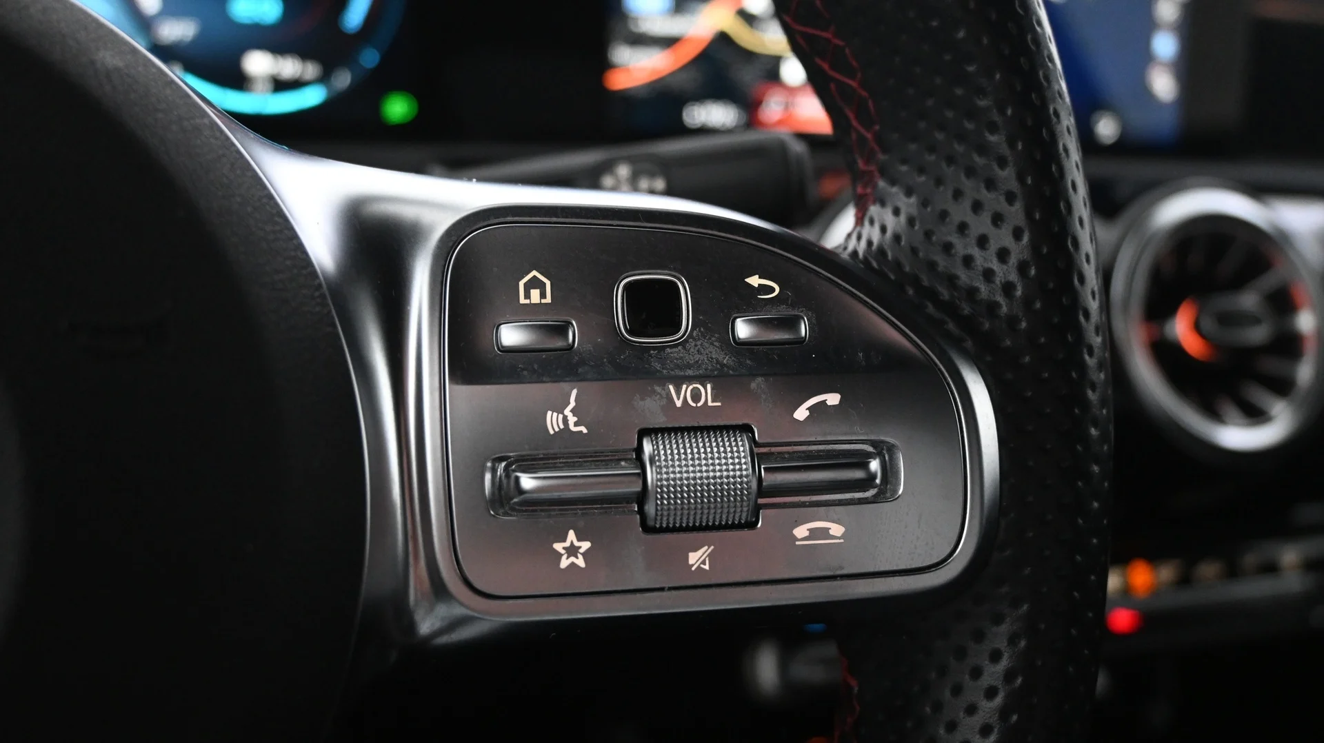 Car Image - 2qNhdVDHisxKIOsMxtukJF