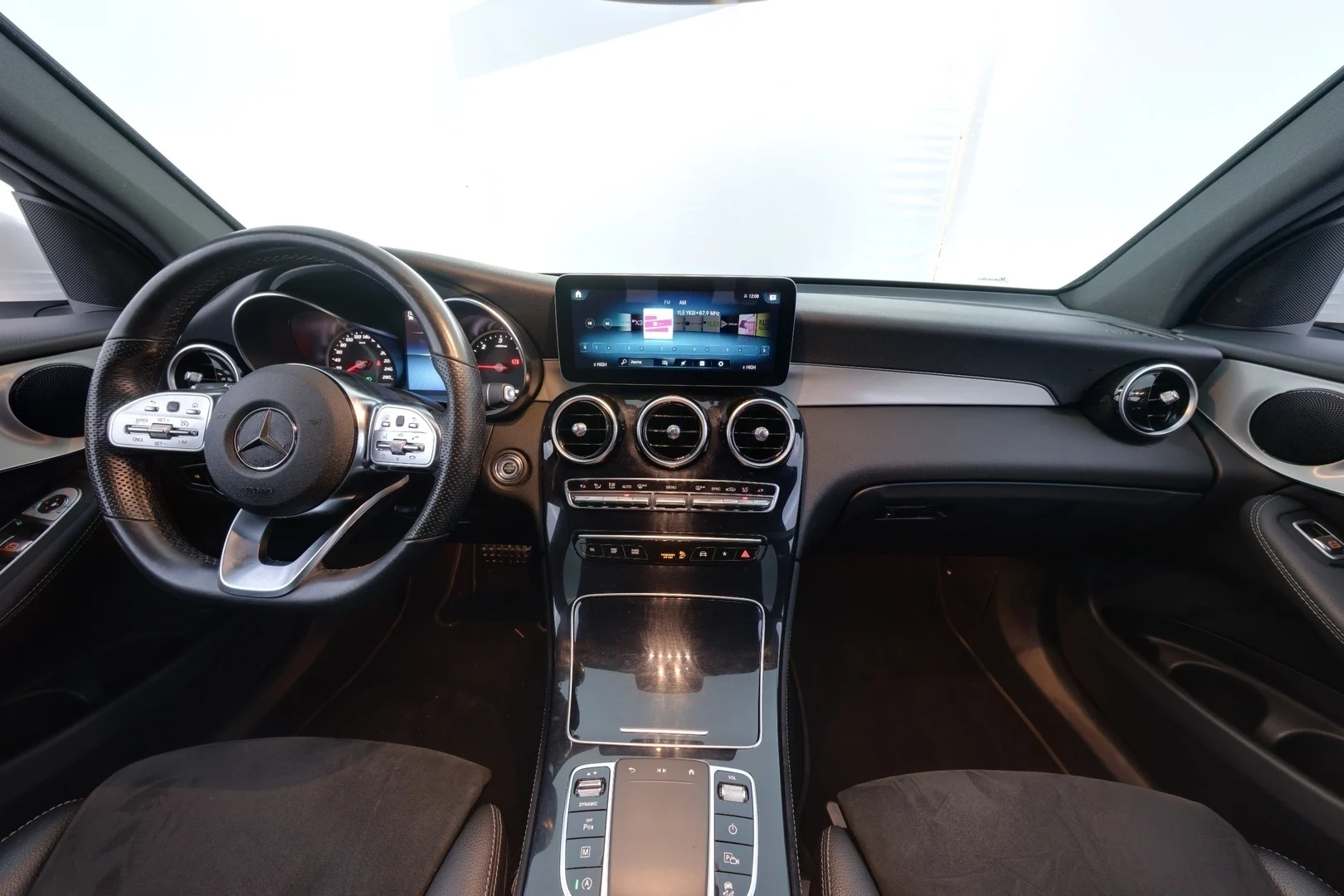 Car Image - 1TbuJ7f7cbemHToWkreFj