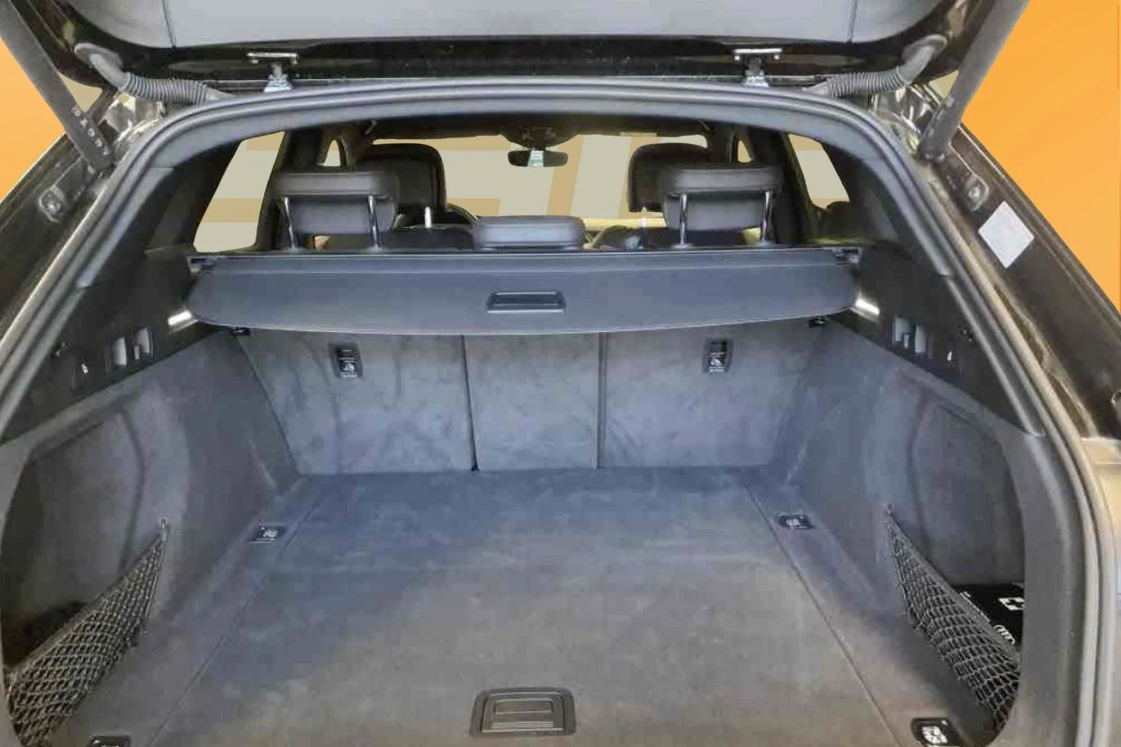 Car Image - 1QVKIsX8owAXS6NmU3JlZS