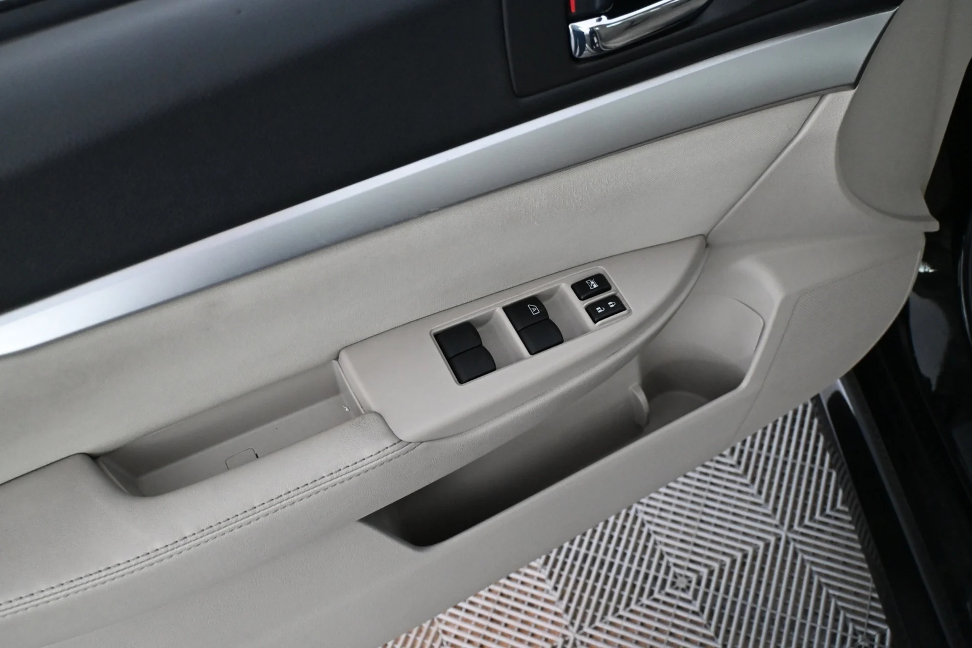 Car Image - 5u9fZ0bIXidALFtr0y9MKS