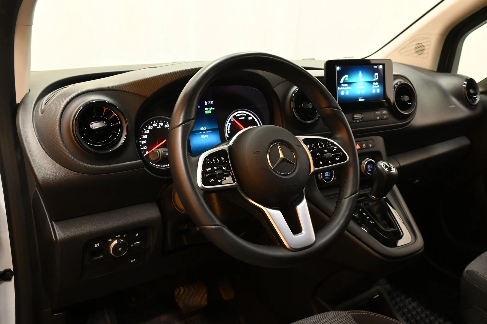 Car Image - 3fTWb29Alf8RoUYuGdVtsX