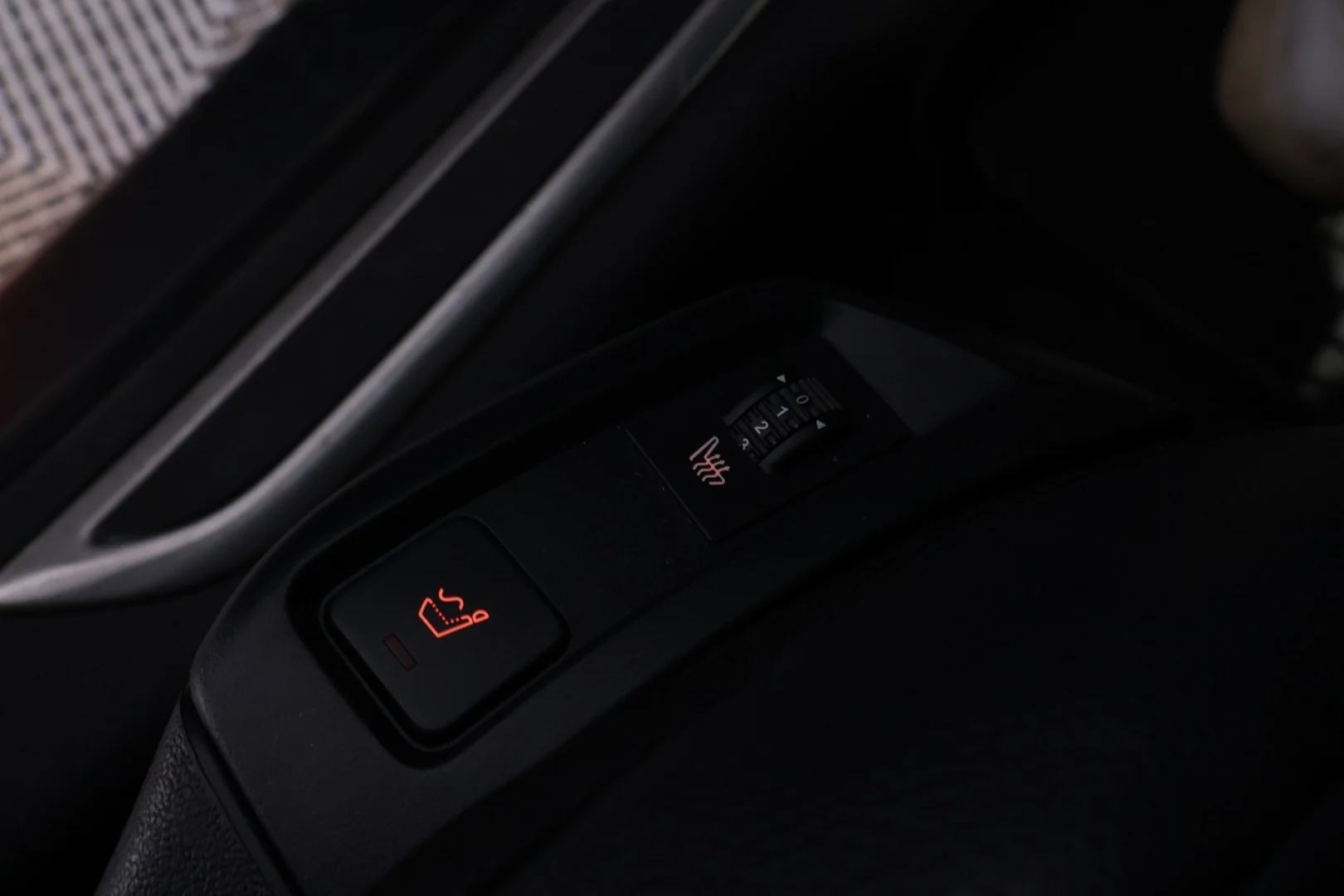 Car Image - 3o88v0xEG25spPdQjQbYpR