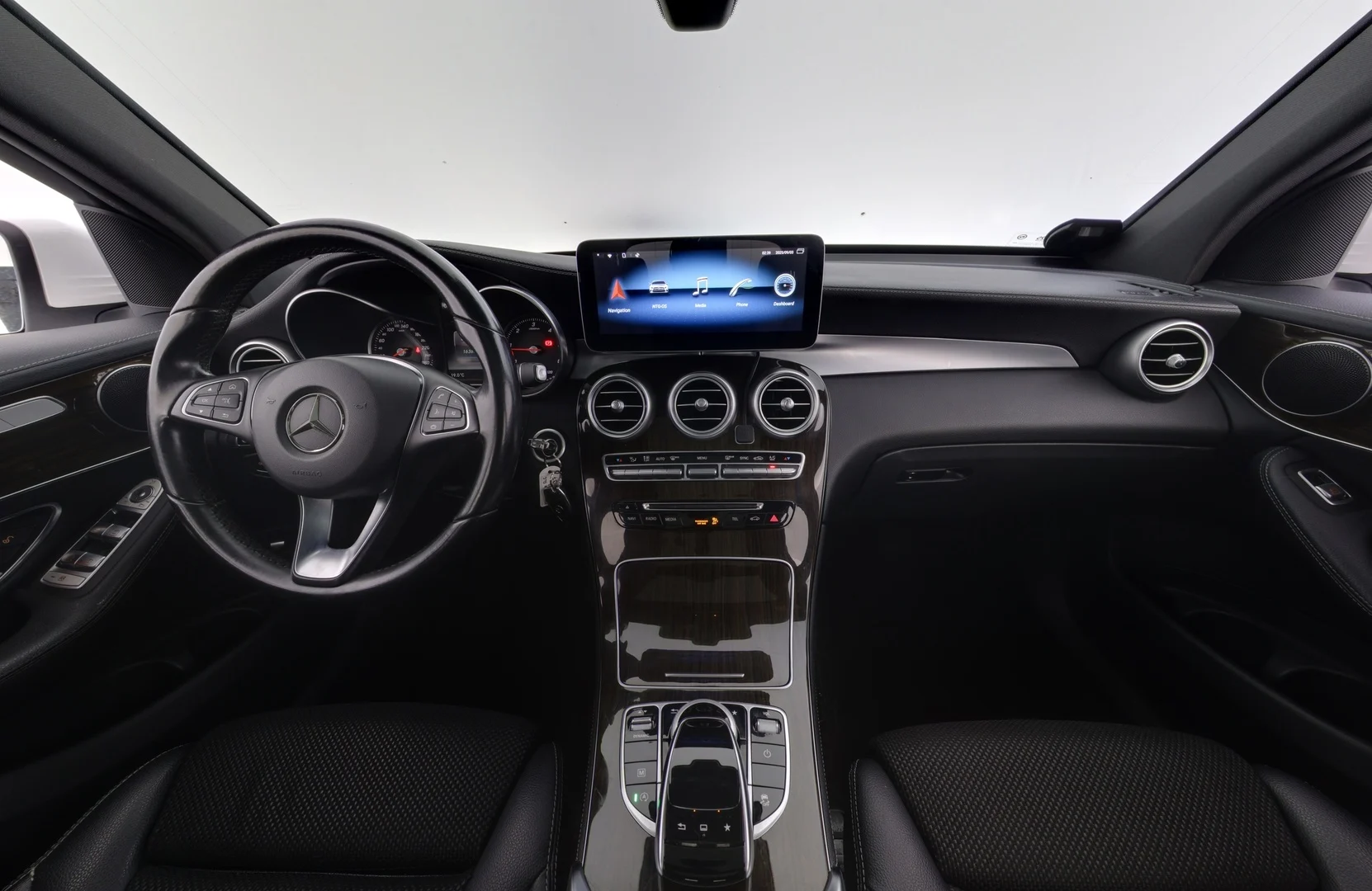 Car Image - 4fajgFulWxBvuvhG3Lclj2