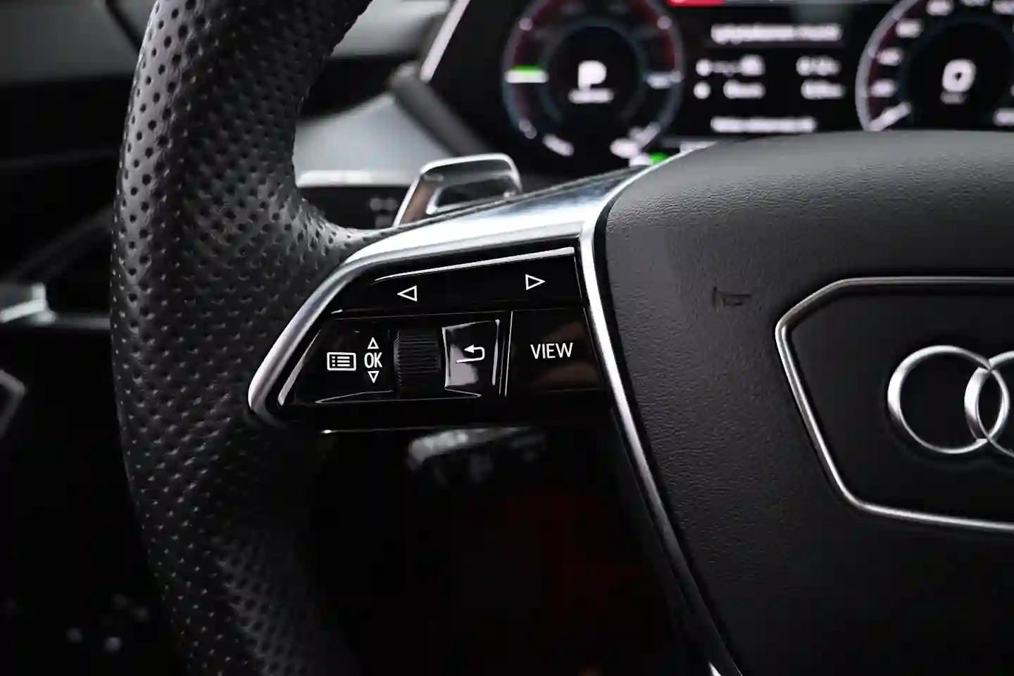 Car Image - 1dnZDa7Gf26mg8YeYR7d3u