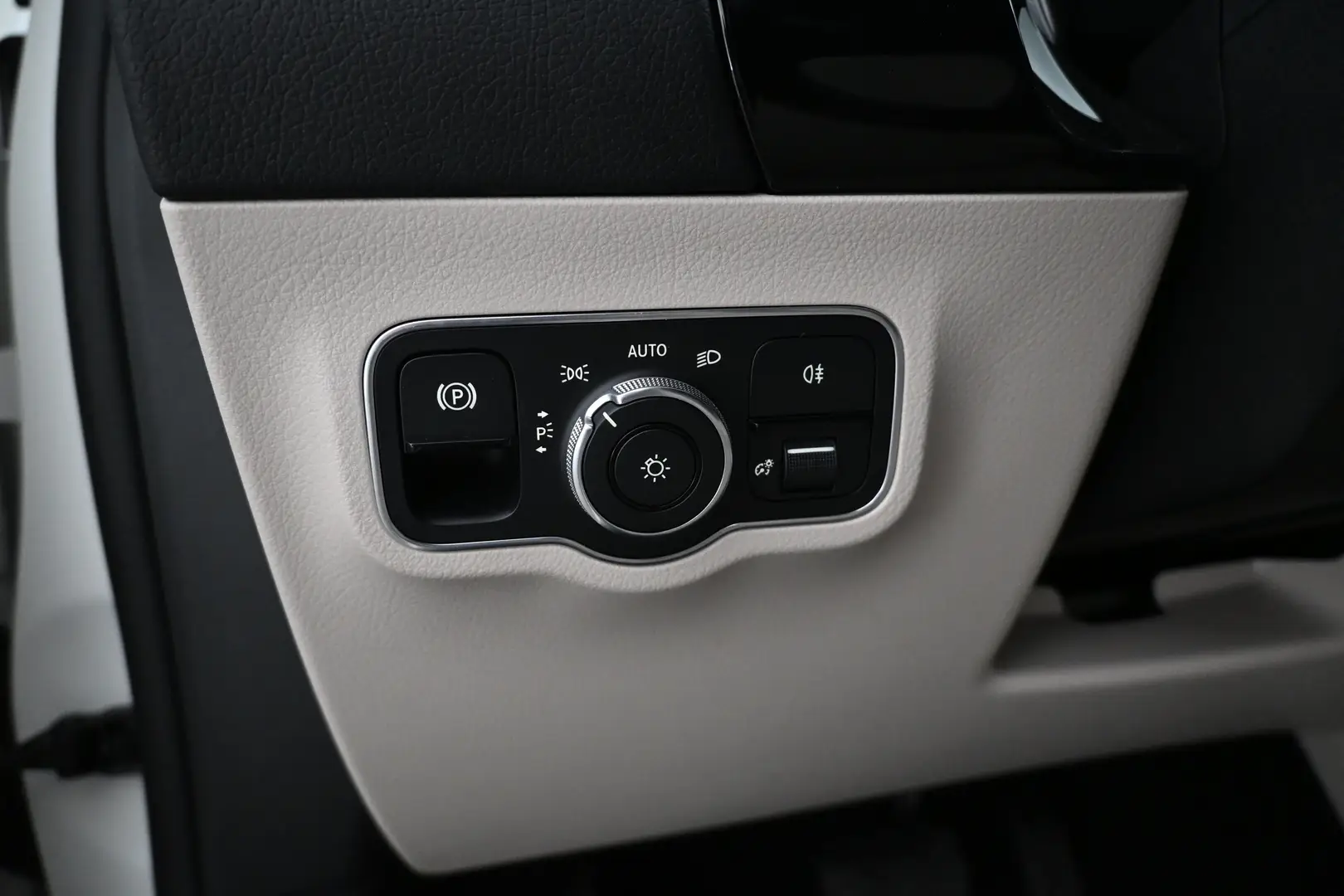 Car Image - 30gPjhBa4MxeWAivRdTW1z