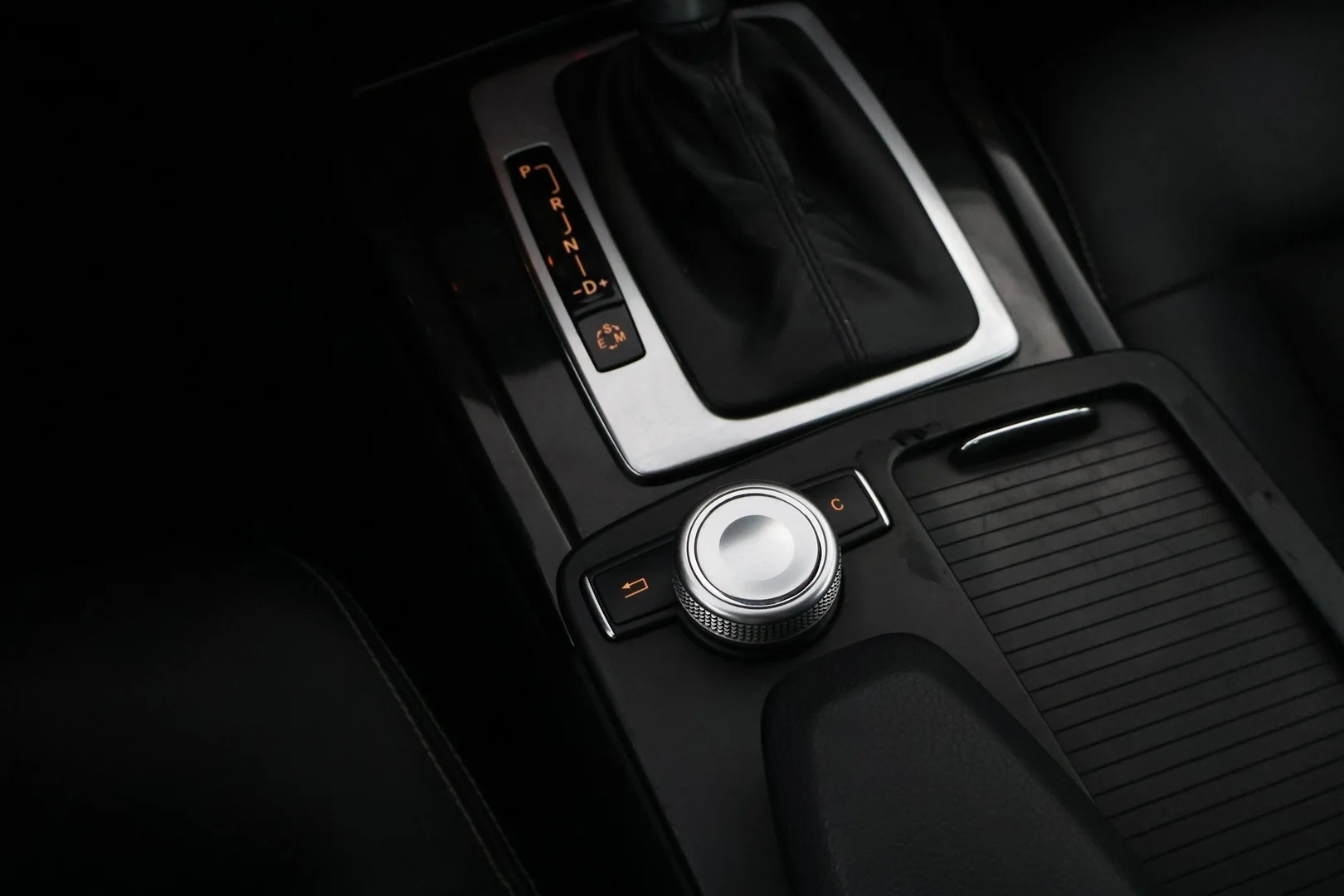 Car Image - 1CnptYq88qIz83x1eukLfc