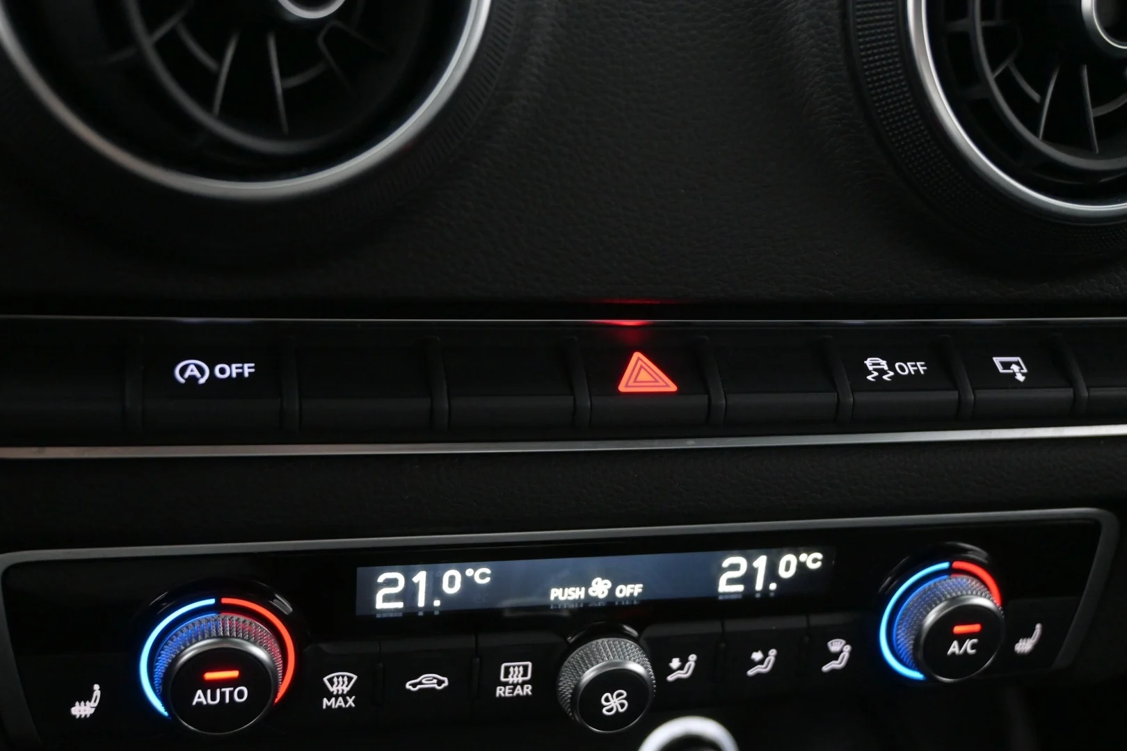 Car Image - 2rGMD2l5M6o9oUrx7TtkWC