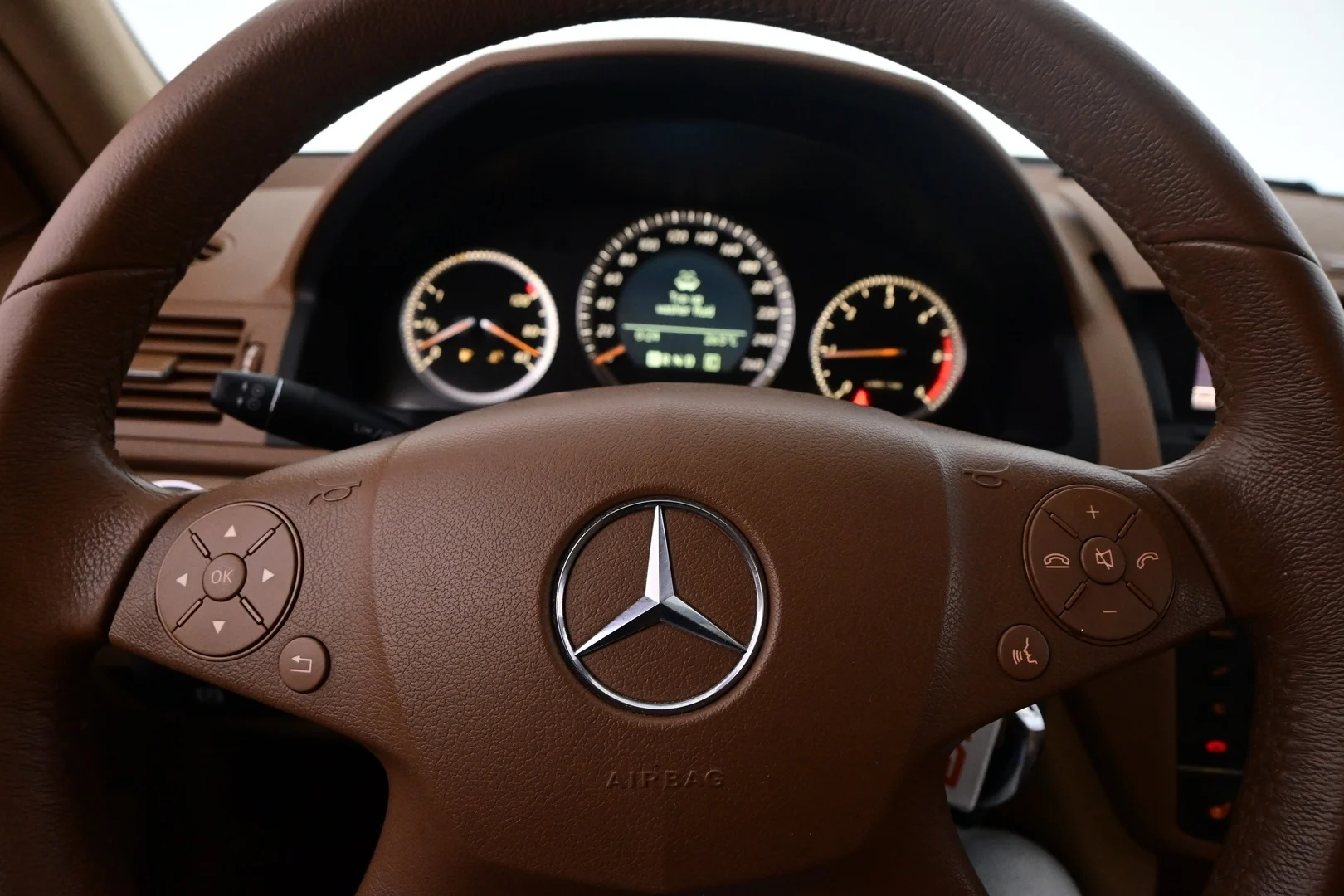 Car Image - 4p08uBl835ZYA0D9dqEpYE