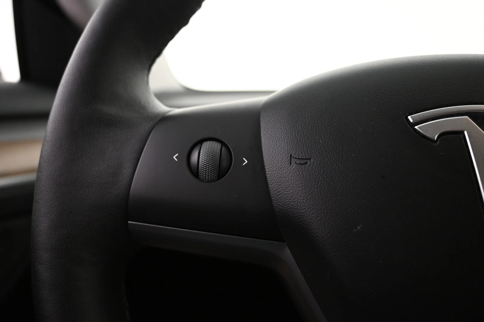 Car Image - 3xNpZukYZzNUeYbOI87Qz1