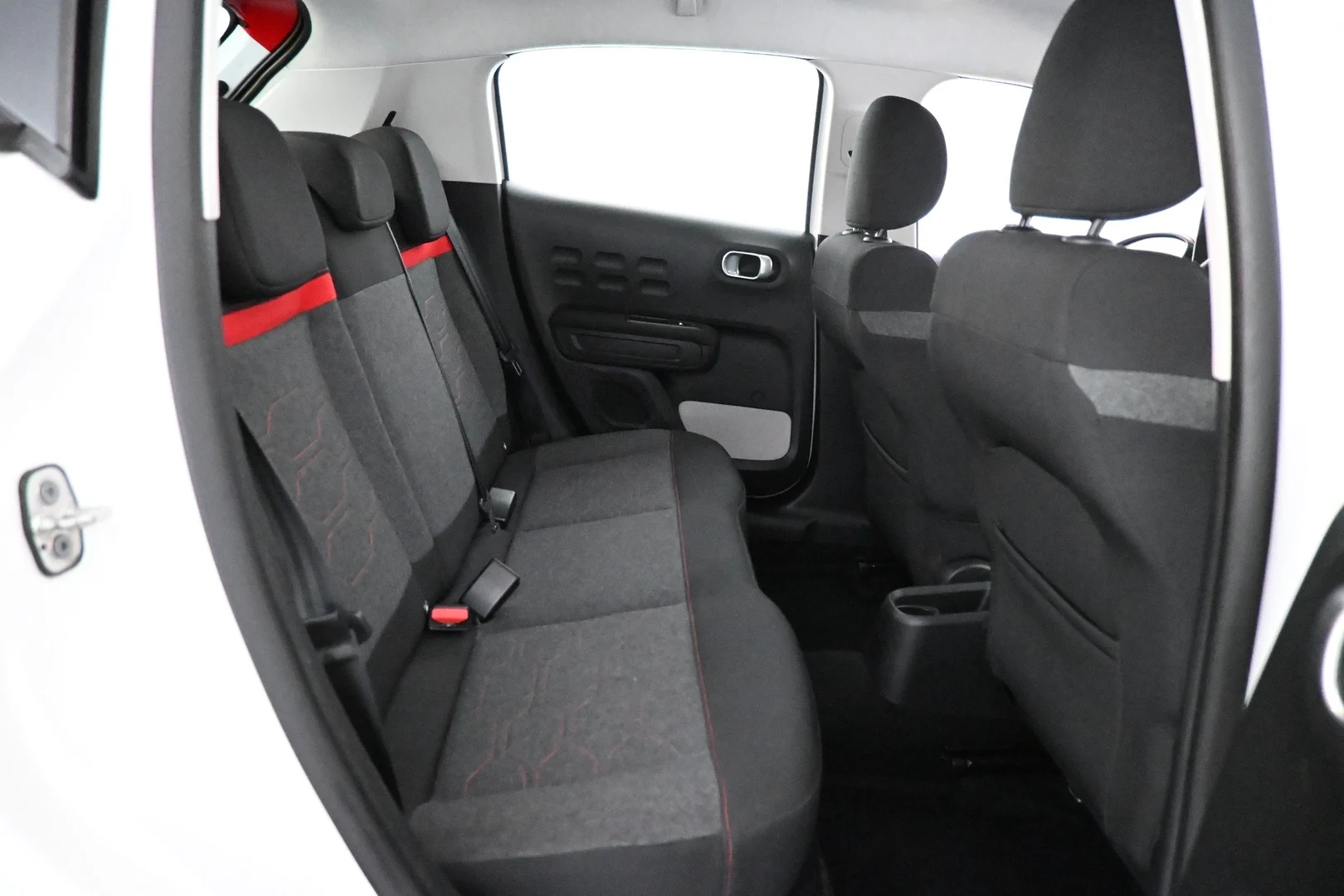 Car Image - 7Hcai6b9uJDjUB7kSF4R9h