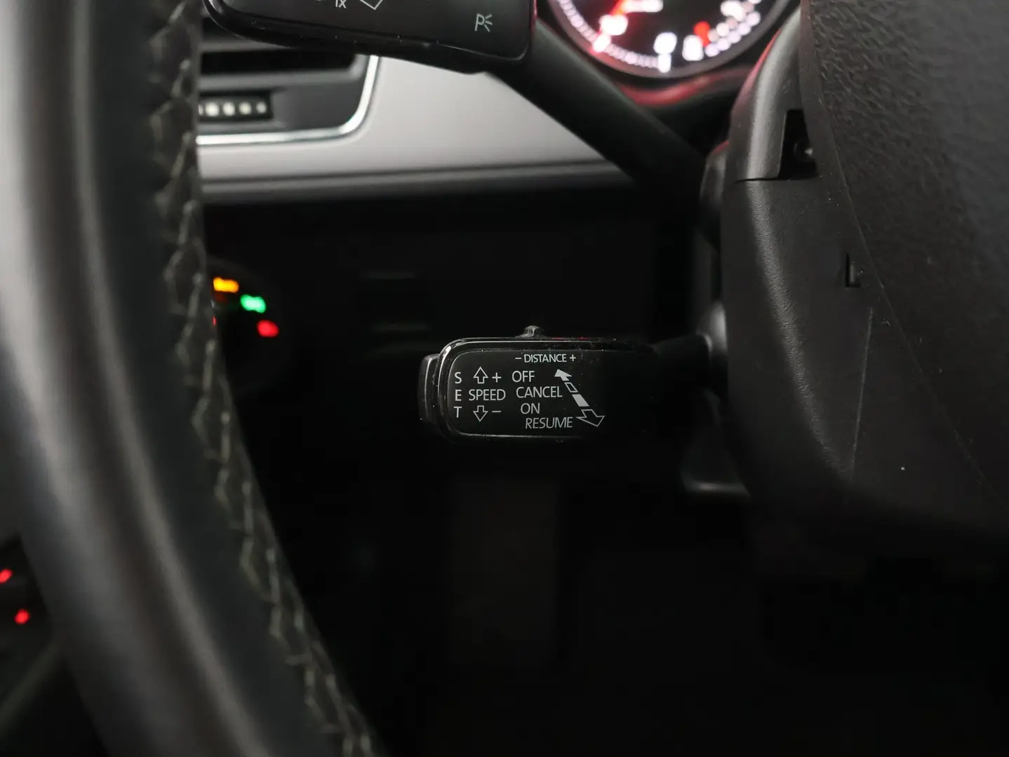 Car Image - 2dtW2we8bRy4avFL33iS6O
