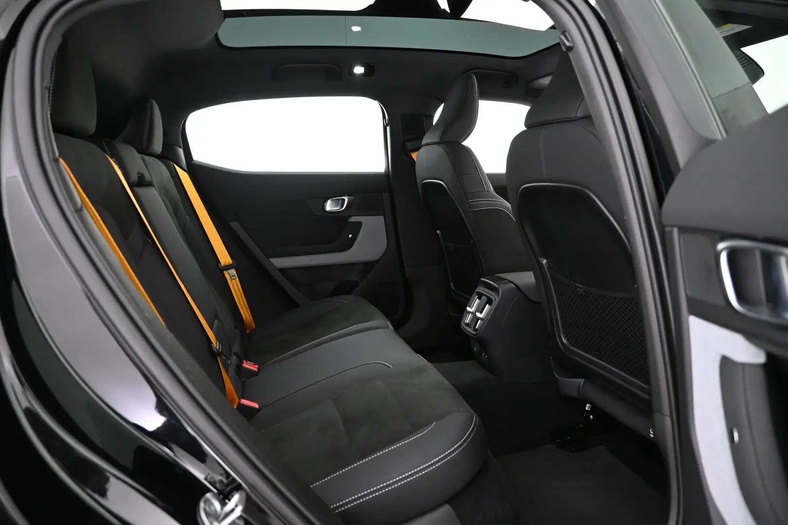 Car Image - JQG8Y4h8RvSYW9tK4zwyN