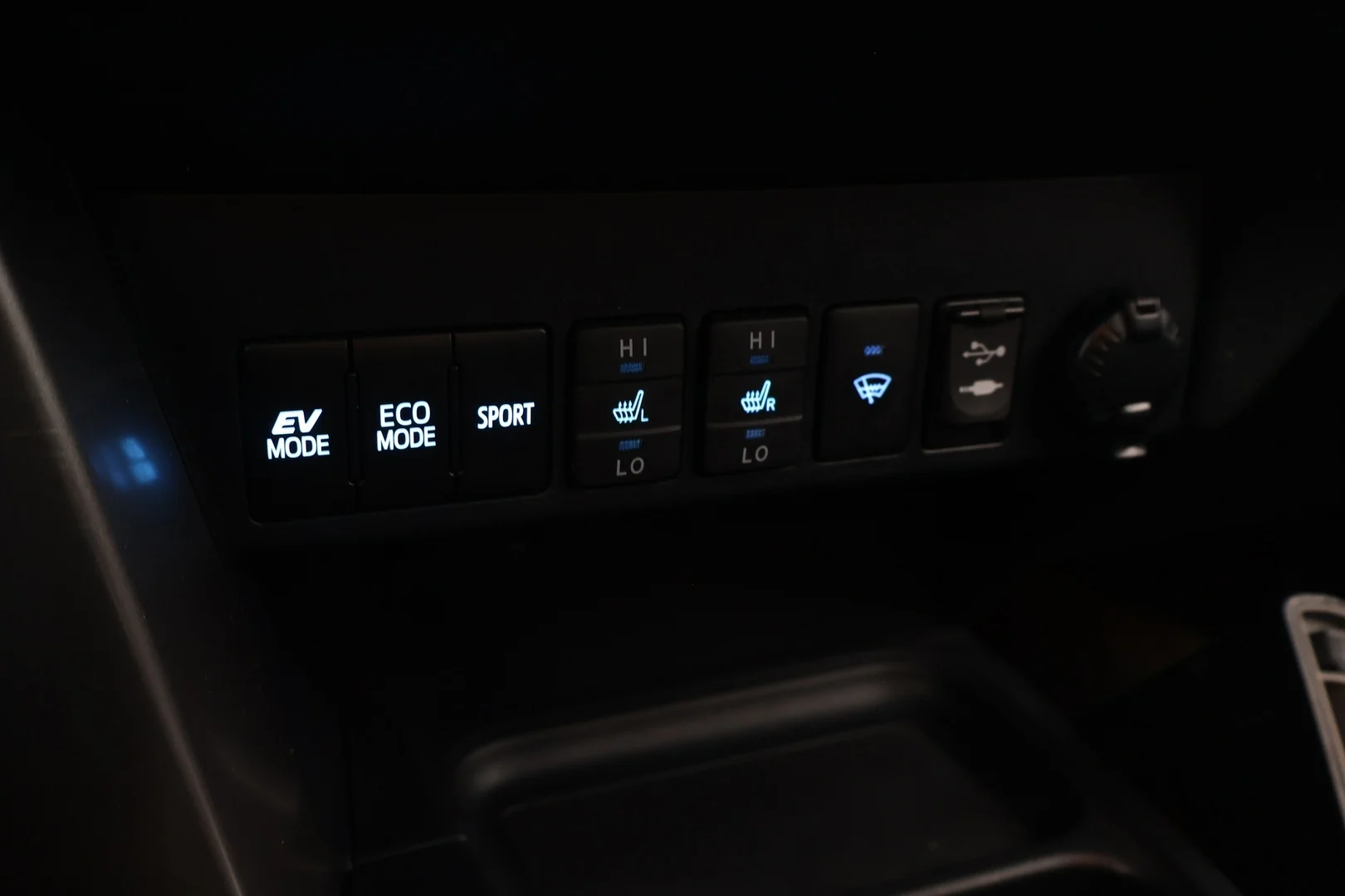 Car Image - 33u21X6WCk7S8zOY34Rl8C