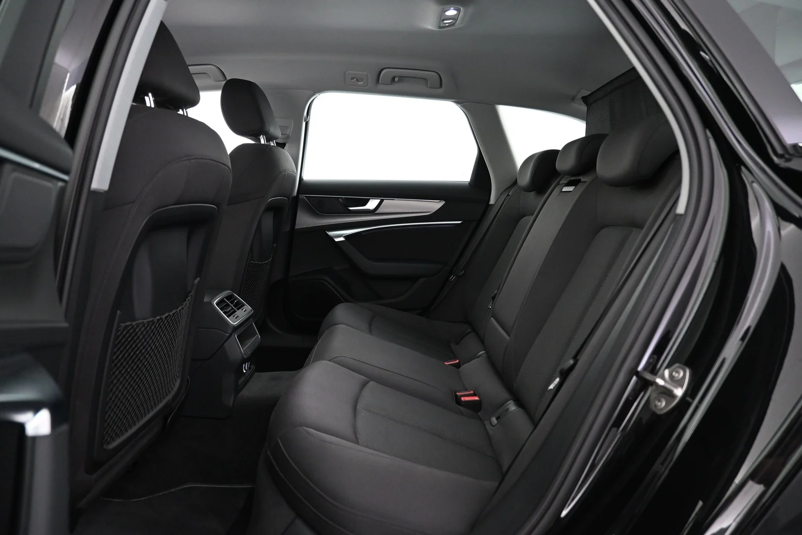 Car Image - 3qdLlNV9VNX33kYIWHAsRr