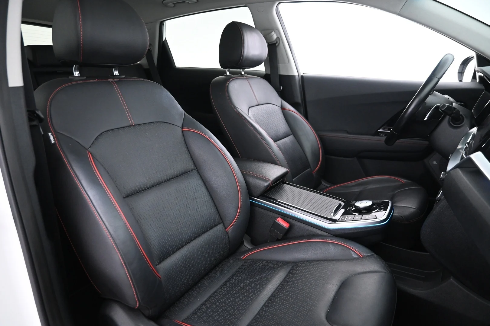 Car Image - 1Uaad4o6bjKxvJTGO0rbWy