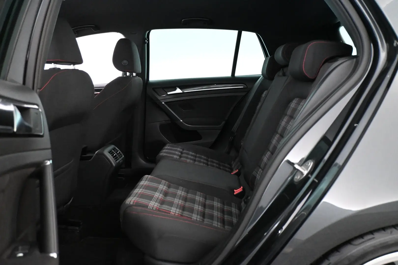 Car Image - 1wJP2msqDKsOwHeaygsZVn