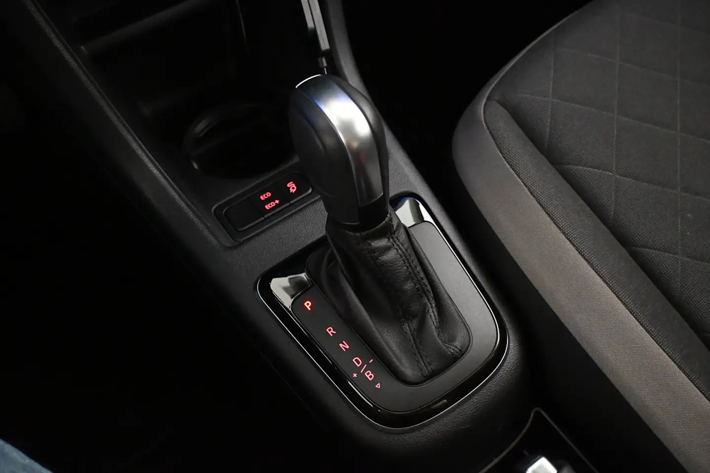 Car Image - OfzgmvkRvnDHUuvQbEclp