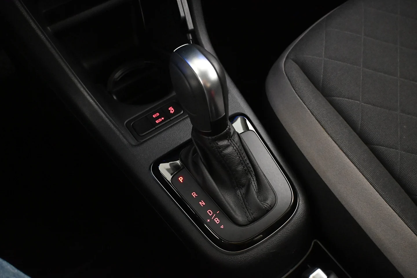 Car Image - OfzgmvkRvnDHUuvQbEclp