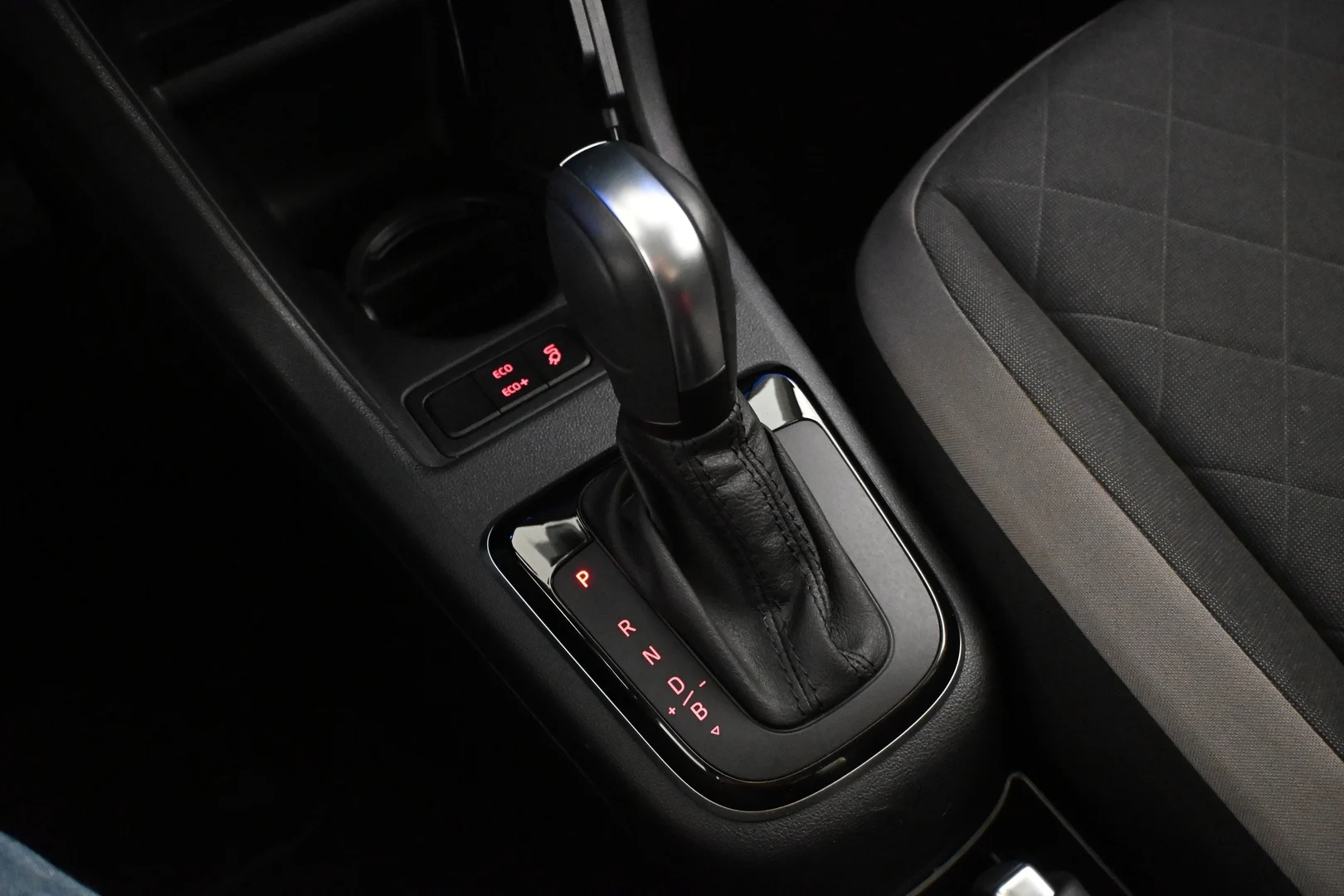 Car Image - OfzgmvkRvnDHUuvQbEclp
