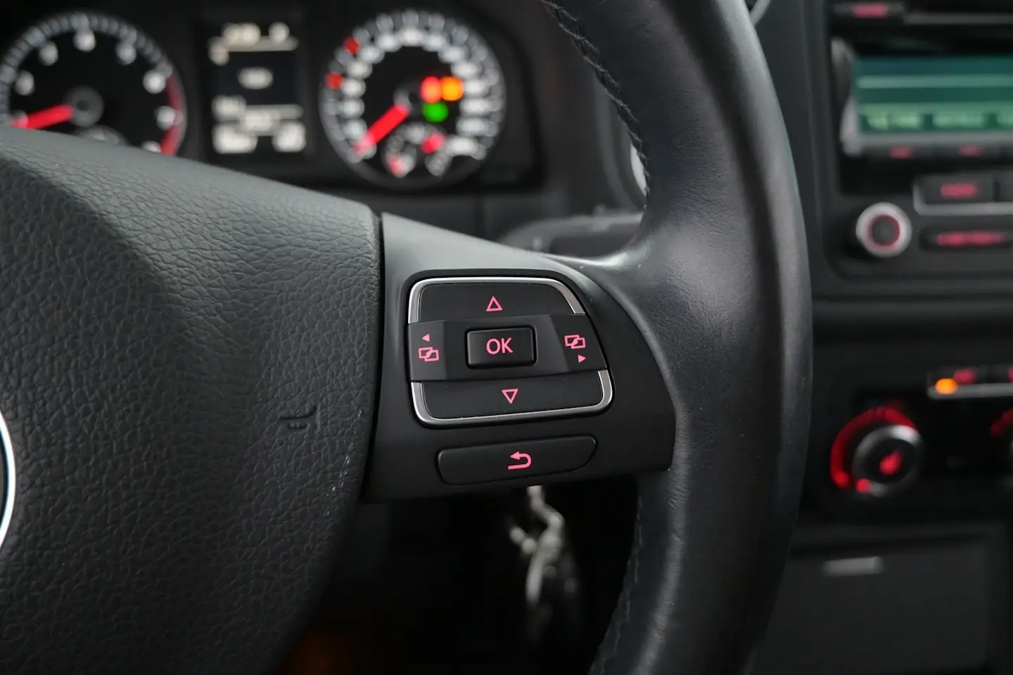 Car Image - 6I2hbpLMAWjQjxMWZDIC42