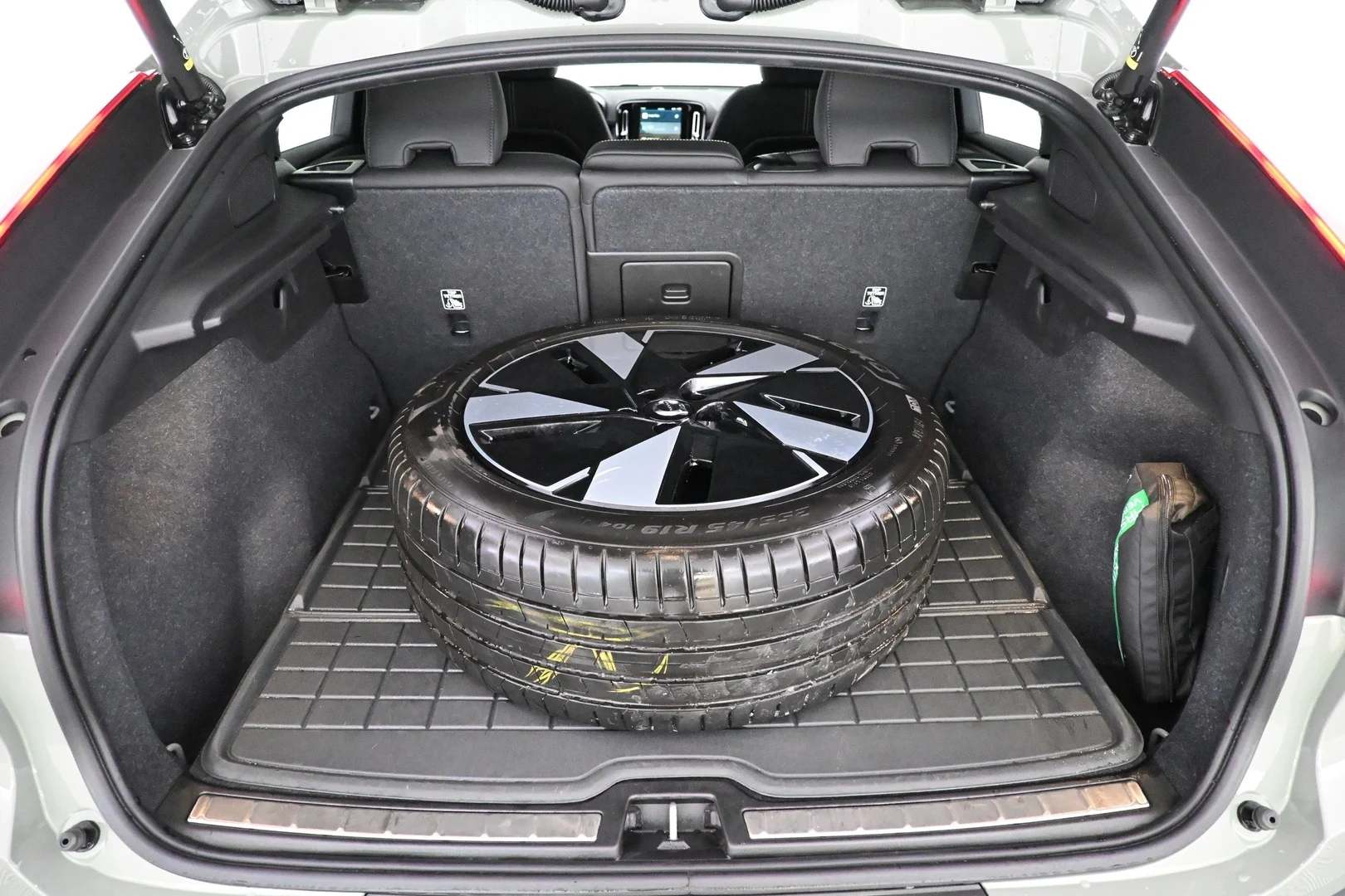 Car Image - 4fRzQJB4y0Y6S3Q8MR0VGo