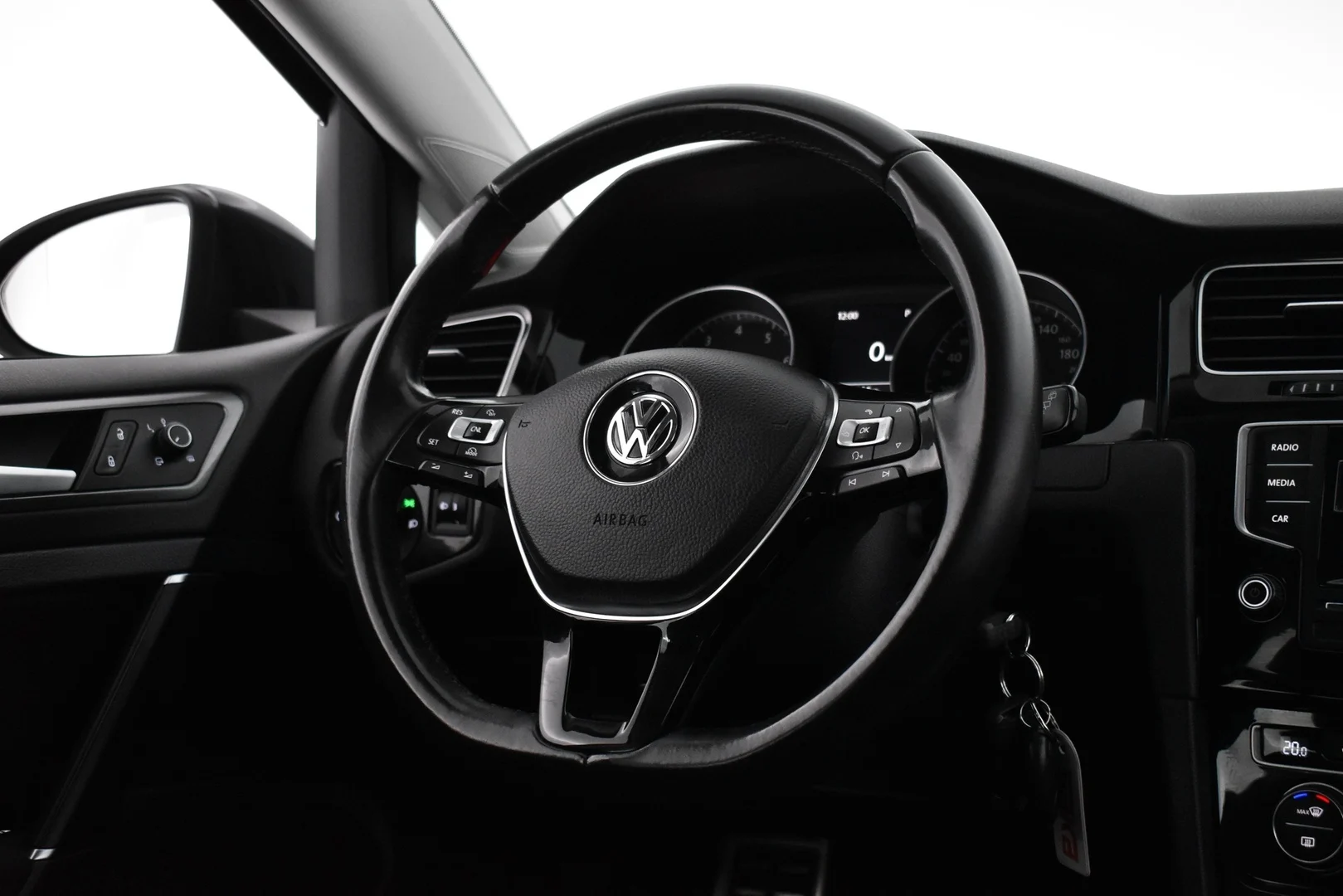 Car Image - 5ArElhHCPkGpwH7IYkqz7G