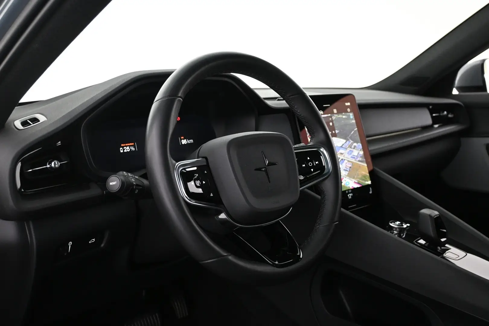 Car Image - 5oXcOeZqFJtm5gCFE43gOi