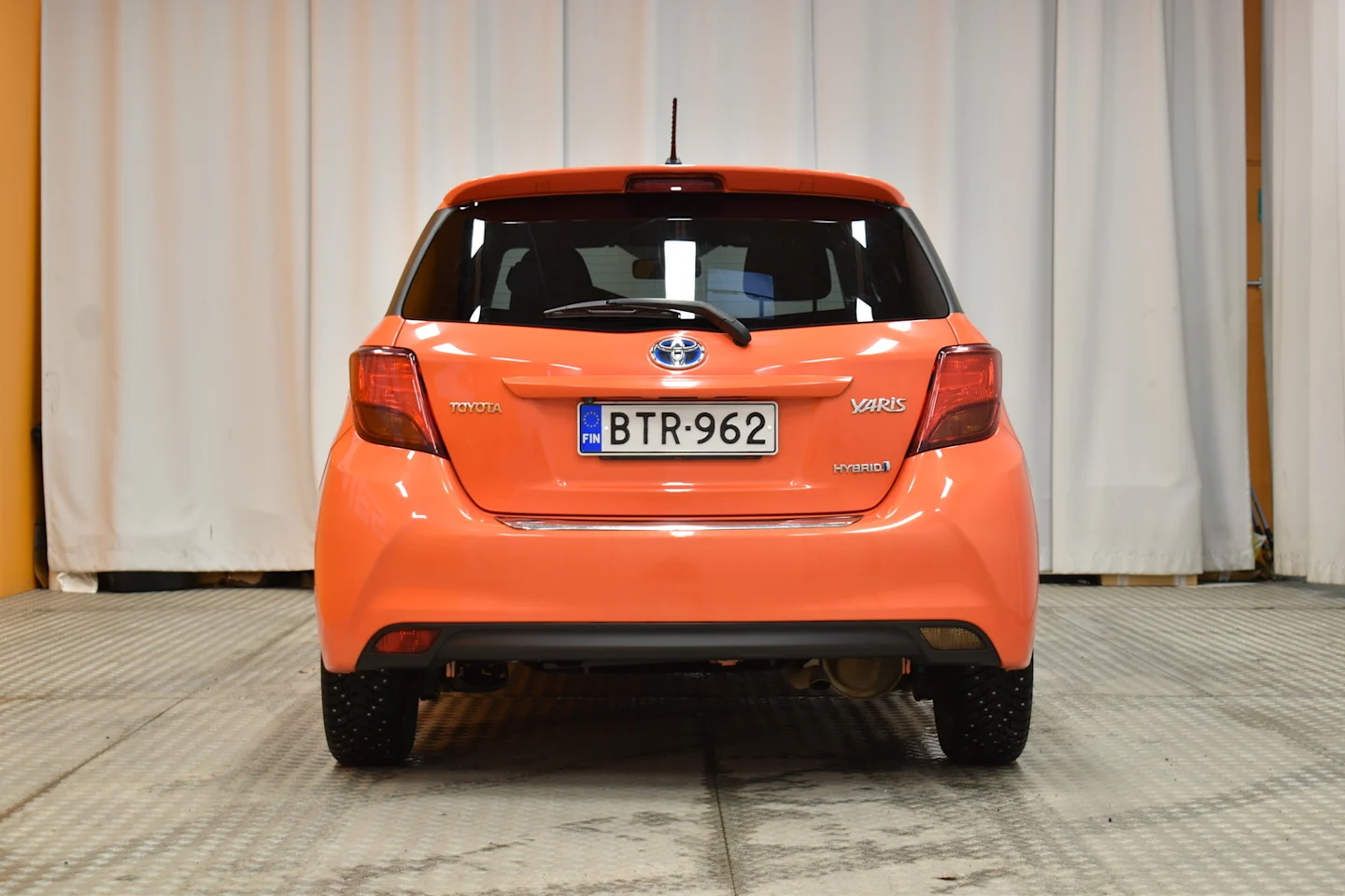 Car Image - 2lhm9IPuynLPSPyoAw9cVH