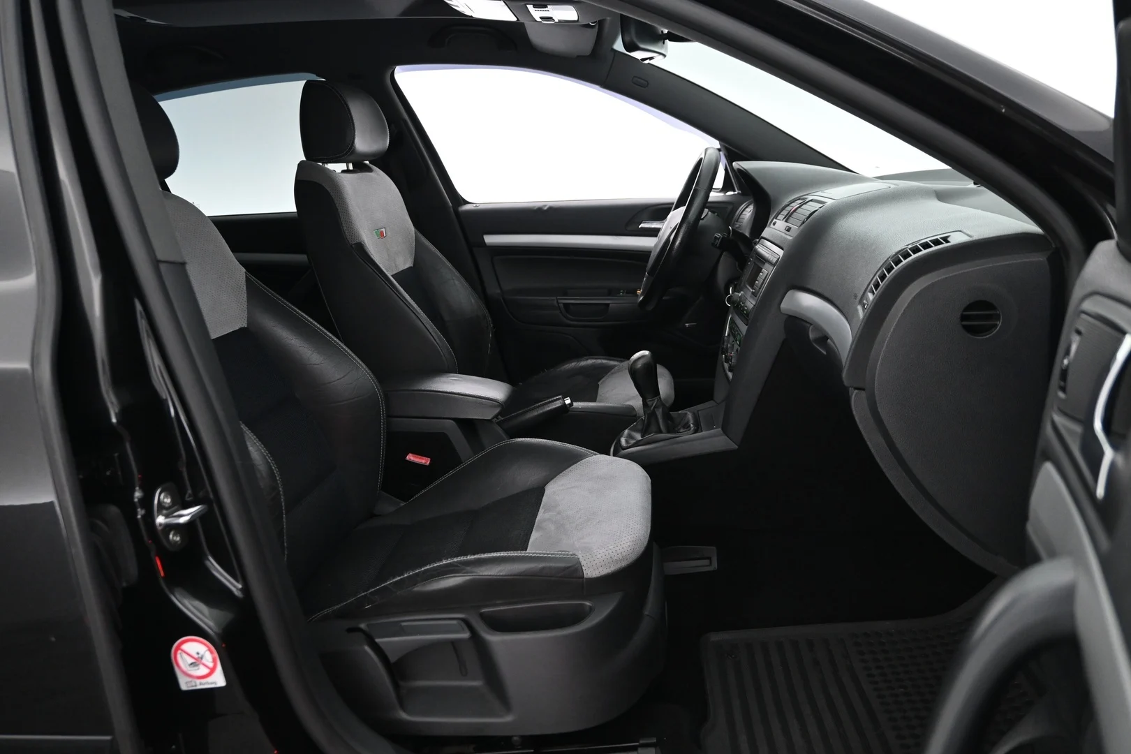 Car Image - QW5s2aY97t4lU6Miu5Vzc