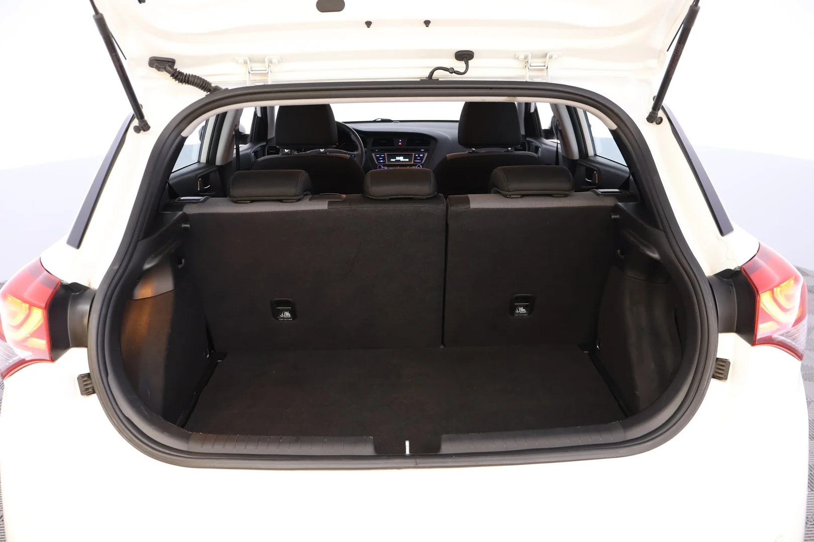 Car Image - 6FPOeti2yXmoRZpLqfNYbq