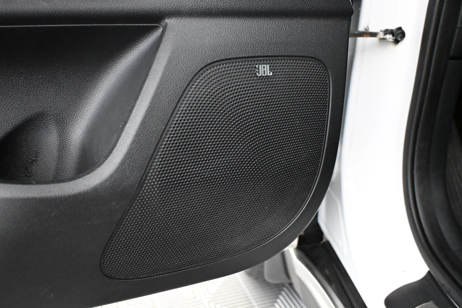 Car Image - 3vBTmuKpxUQHJ9bnB9cObG