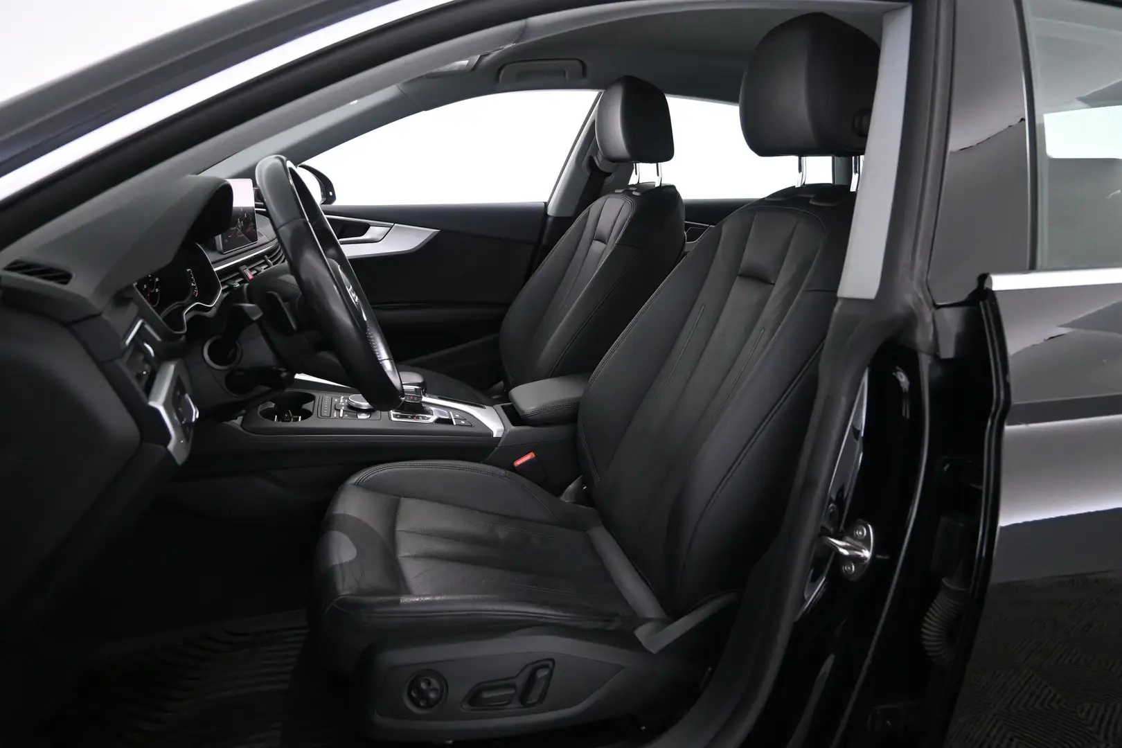 Car Image - jT230fUrWJRqL9iJI4CvC