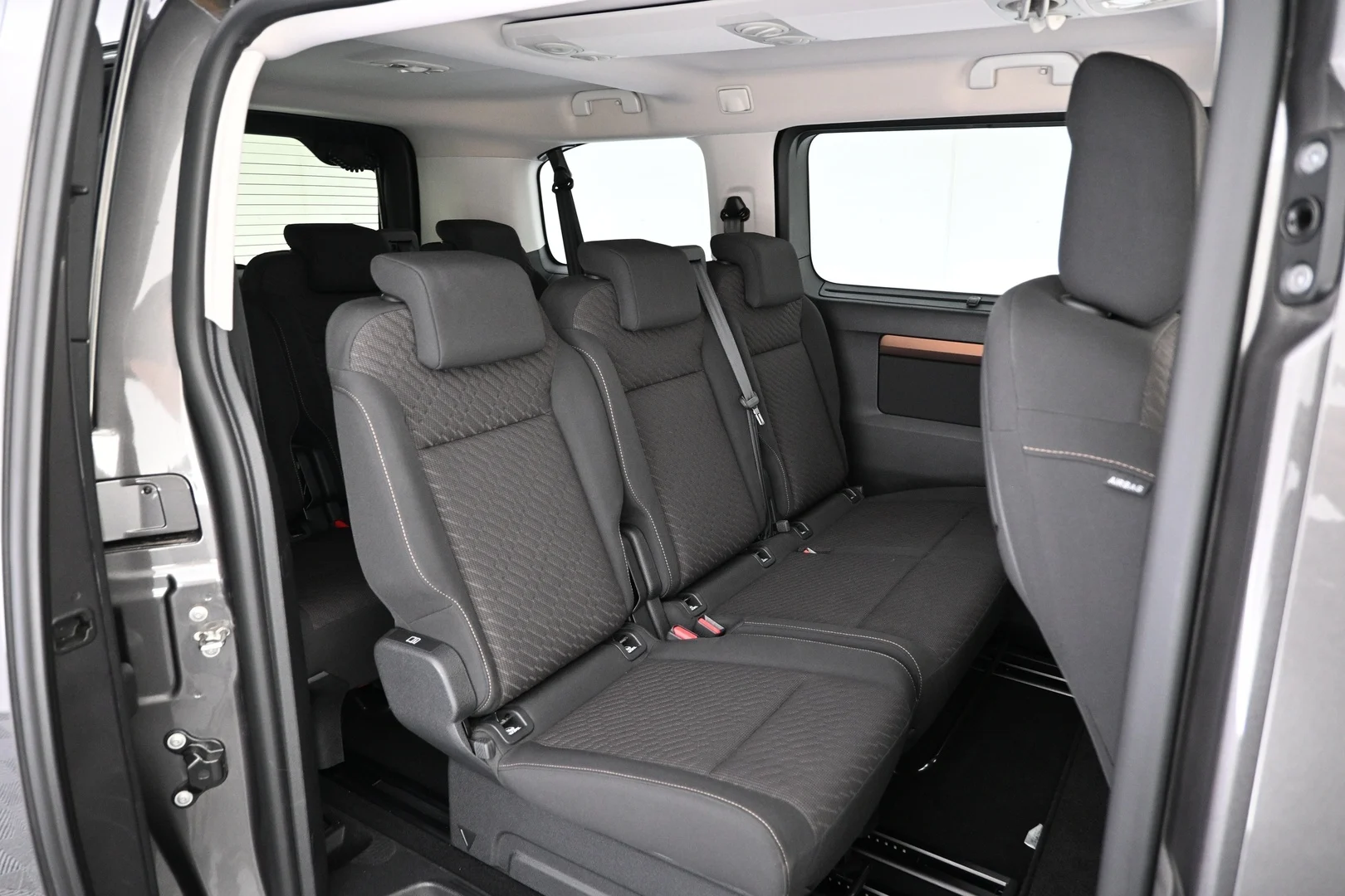 Car Image - 6TrZWcxUuM6gsbRuw1TRpZ