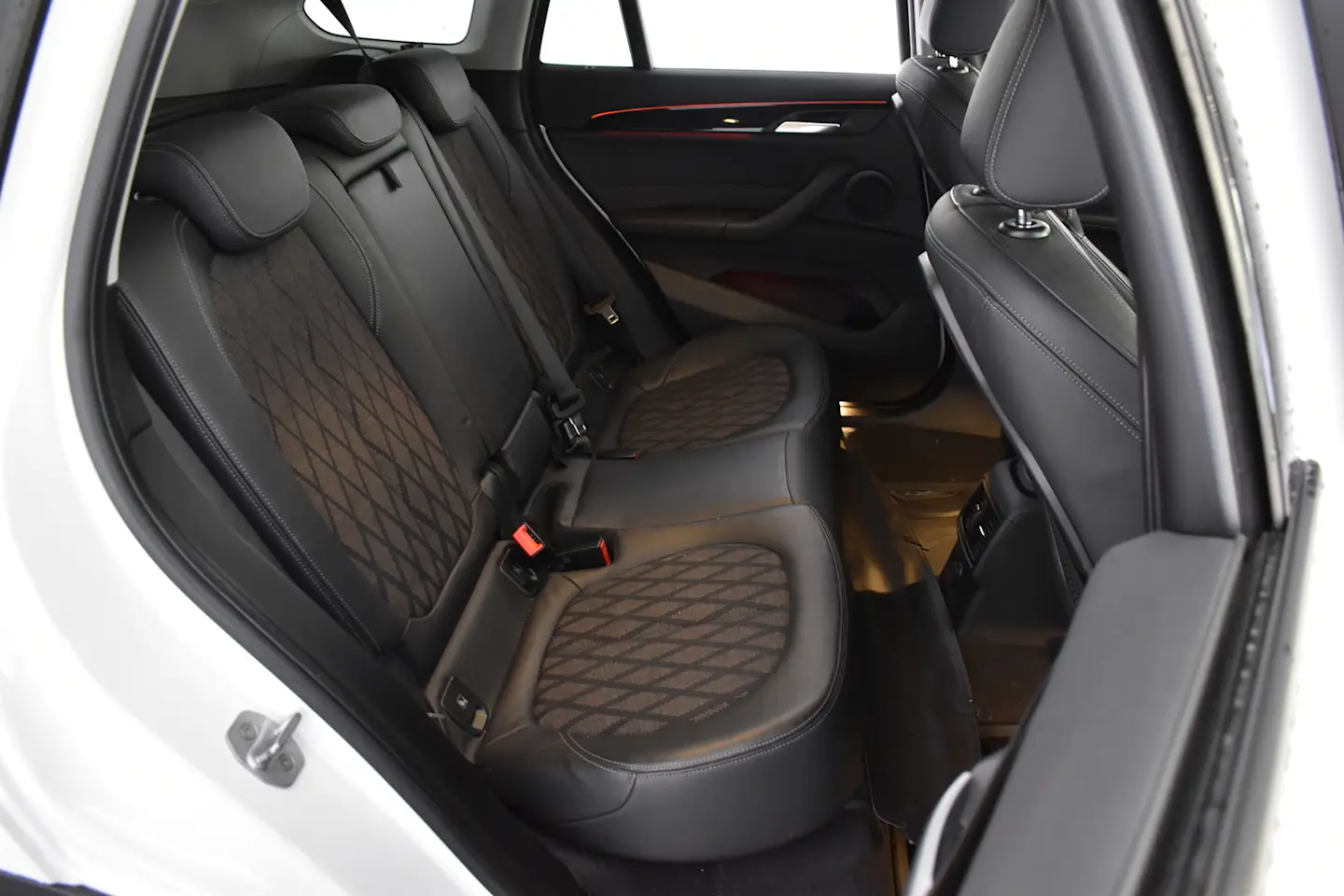 Car Image - 40newx8SglRZgG88P2Cmvi