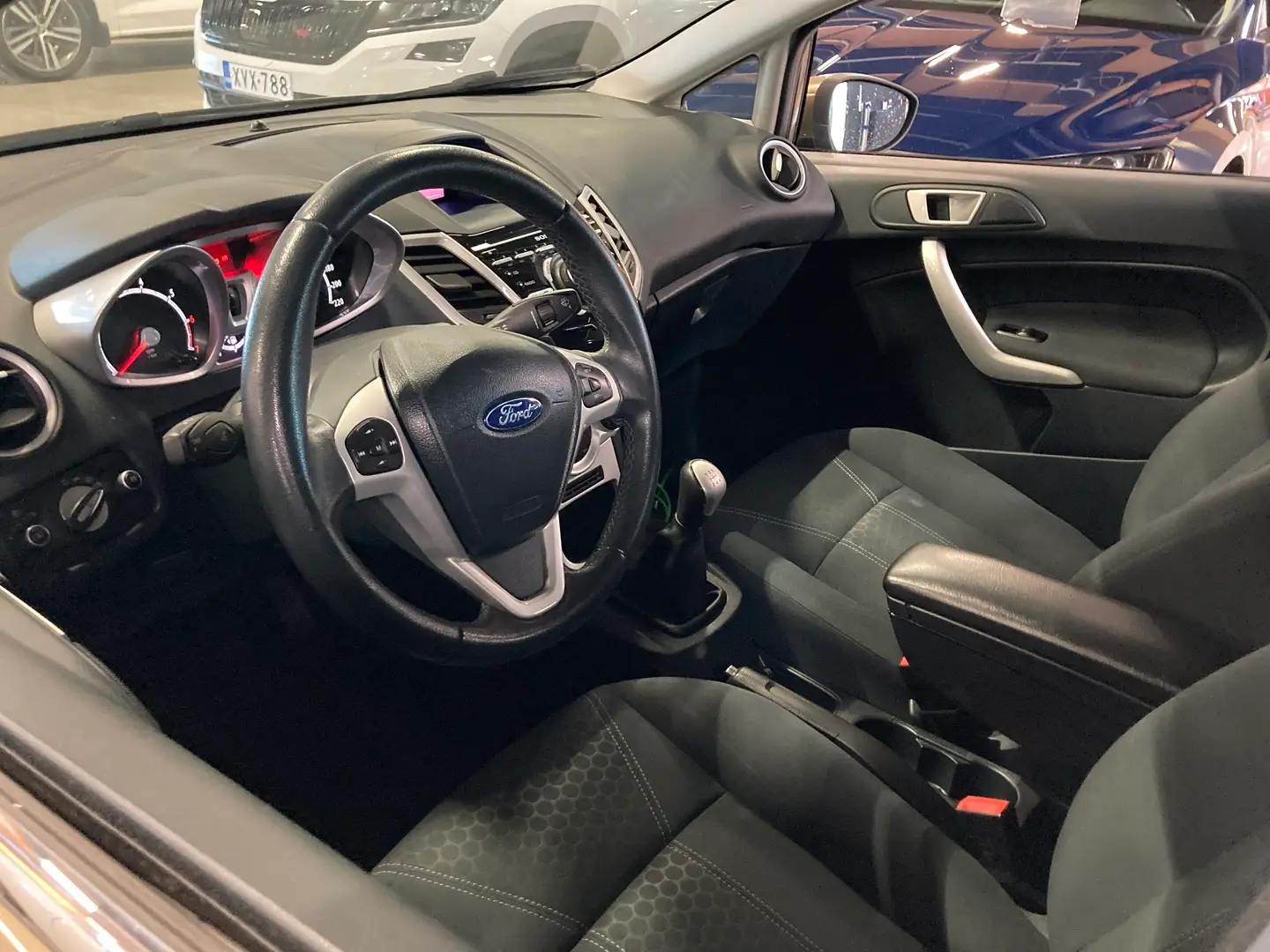 Car Image - 7E1HDMKo1r2INhqpjHx7vv