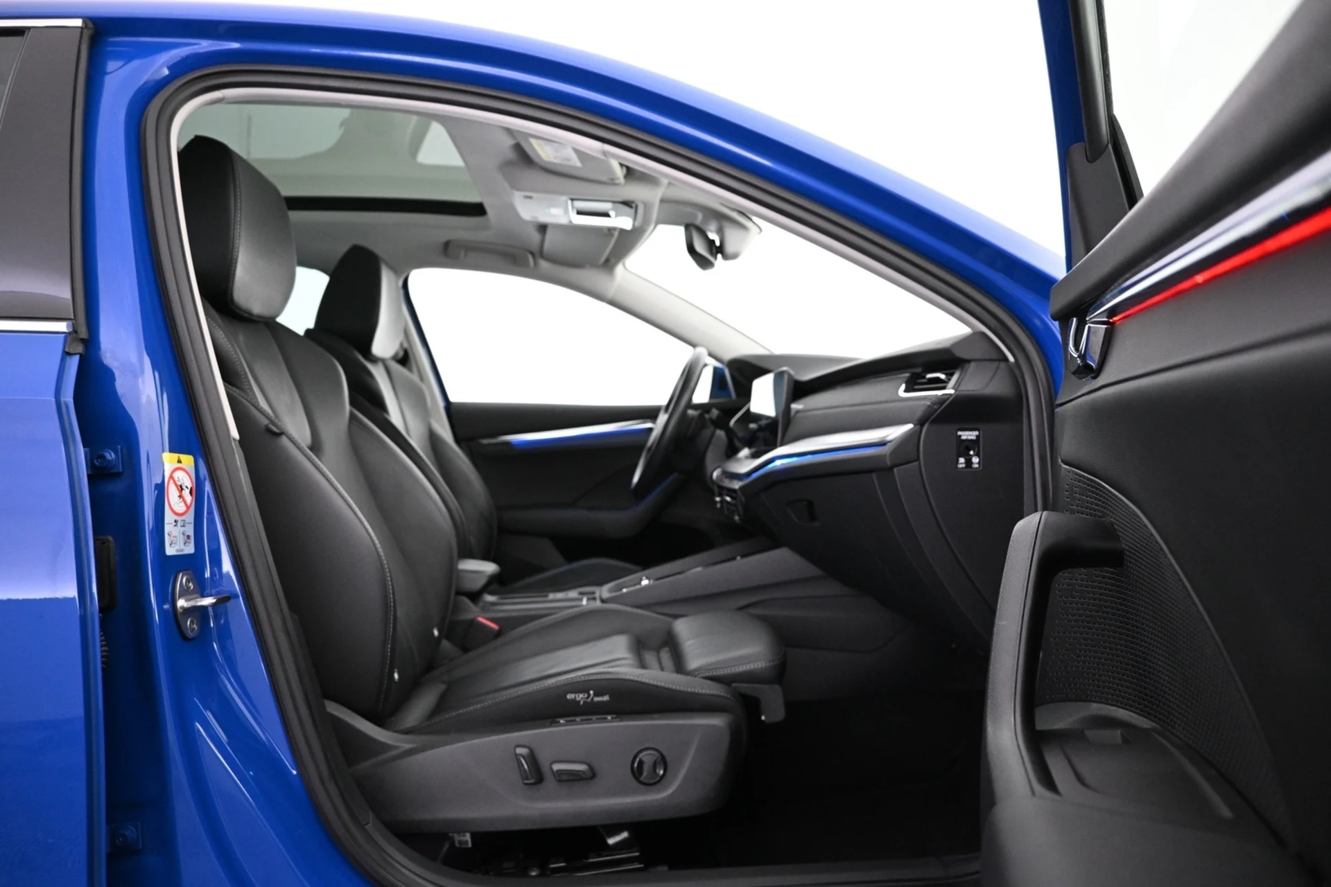 Car Image - 6clsR656LtBQvBN6nY3UTJ