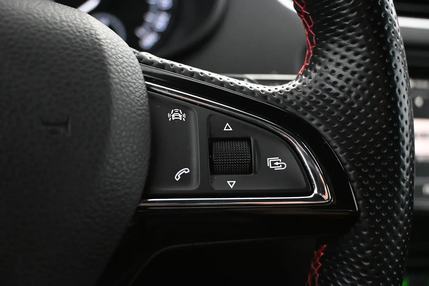 Car Image - 5n3nk1eejt6btCBB6OgML7