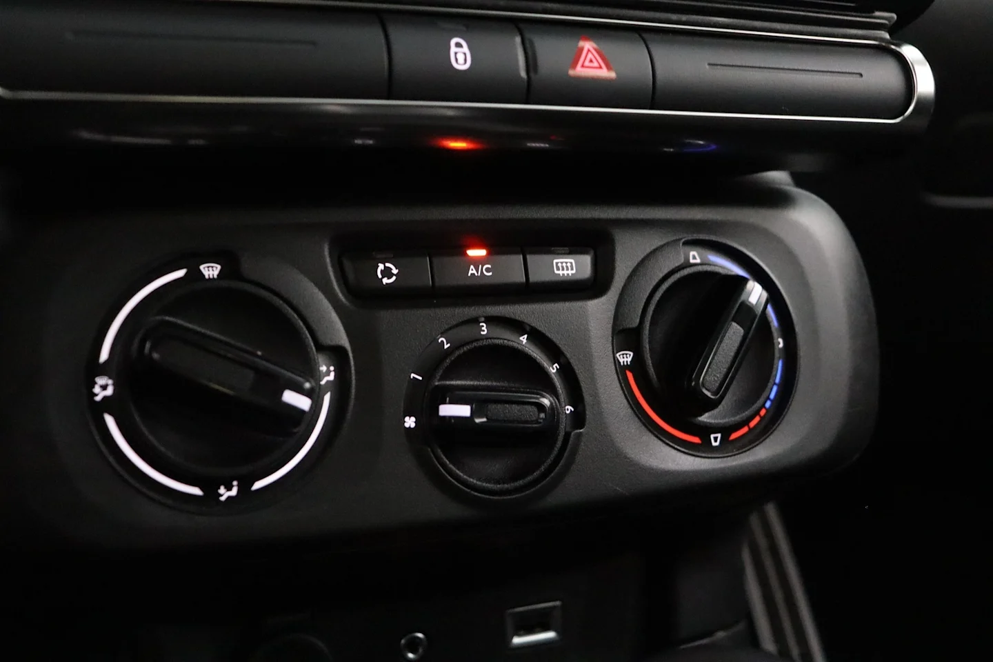 Car Image - 1THzRpAftzVN0XVkCdroby