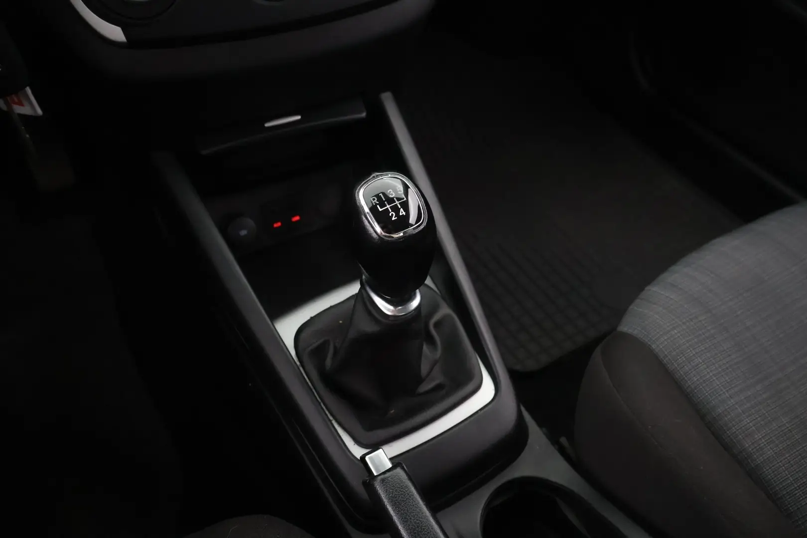 Car Image - 2J4d8lELZW06rYjNj1qARk