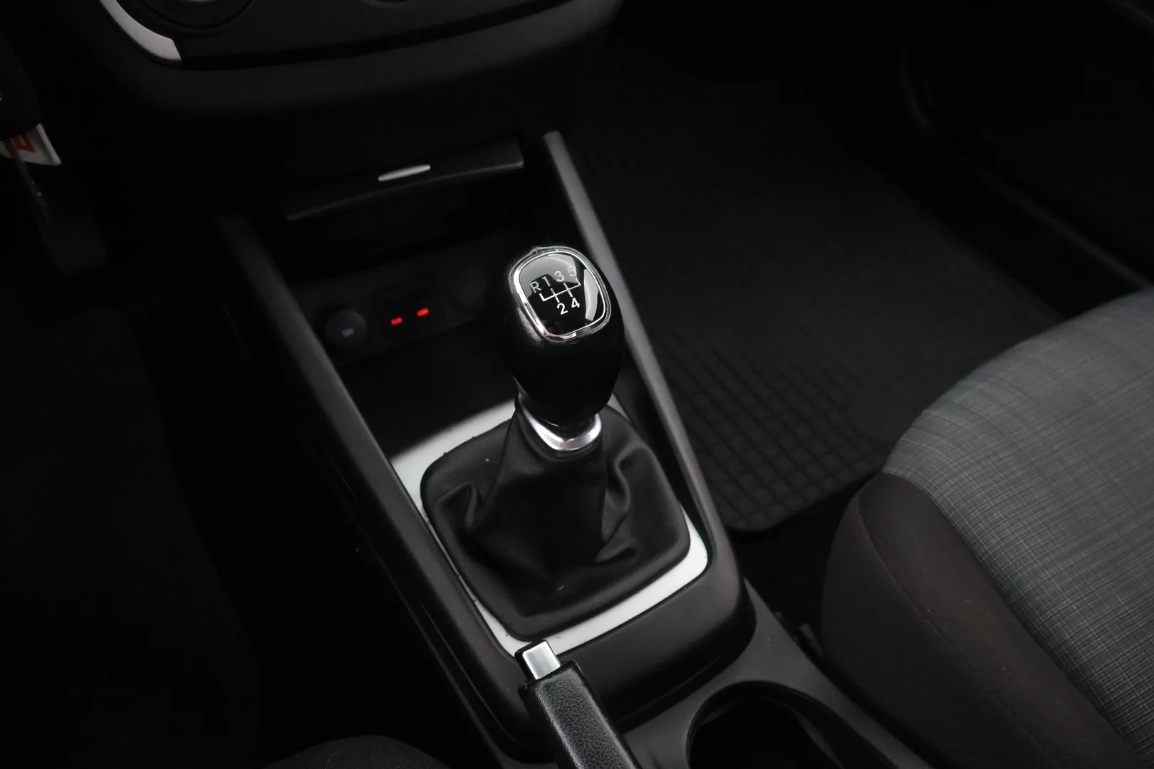 Car Image - 2J4d8lELZW06rYjNj1qARk