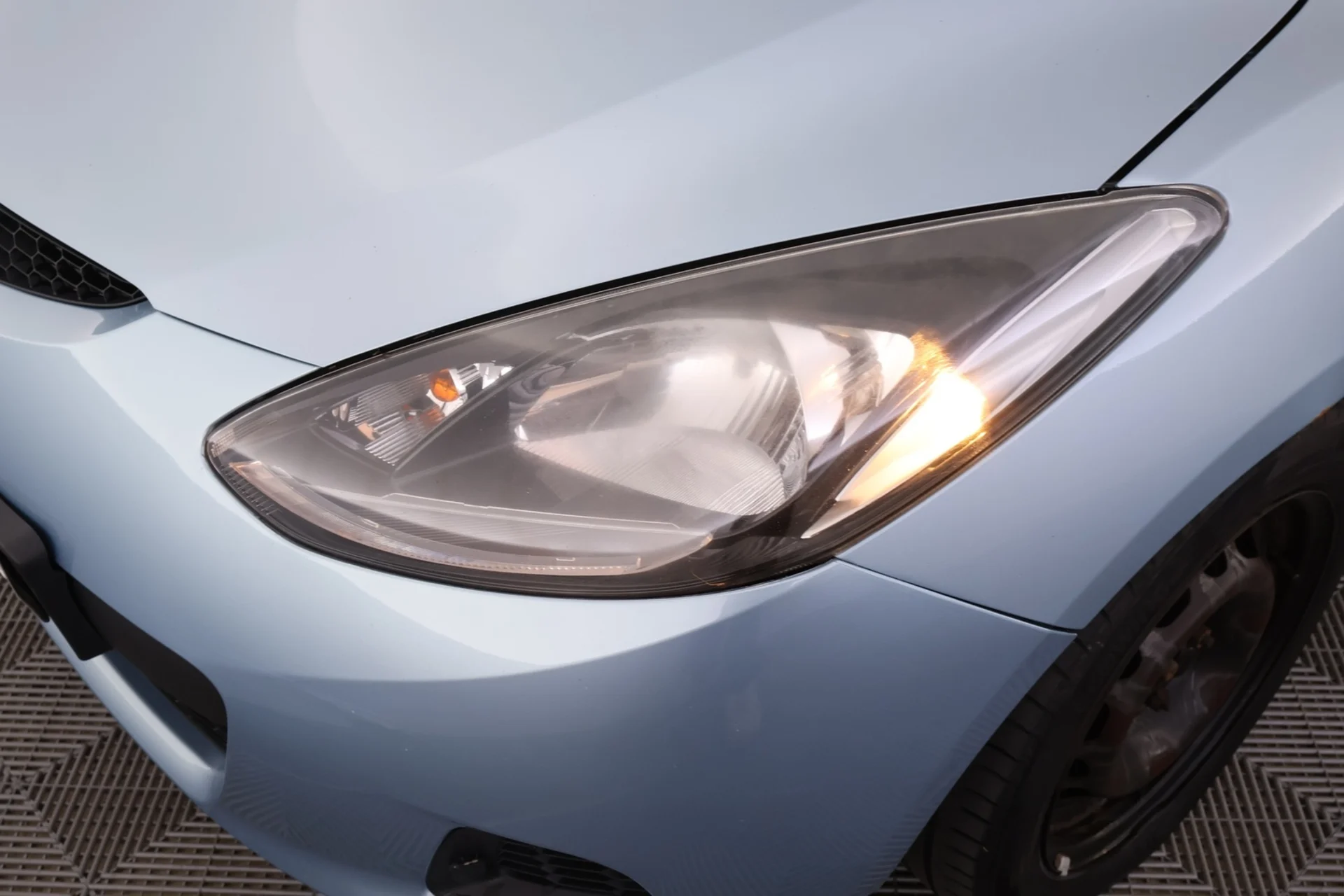 Car Image - 7EVpKj1yZwUN1eYrNr4uKQ