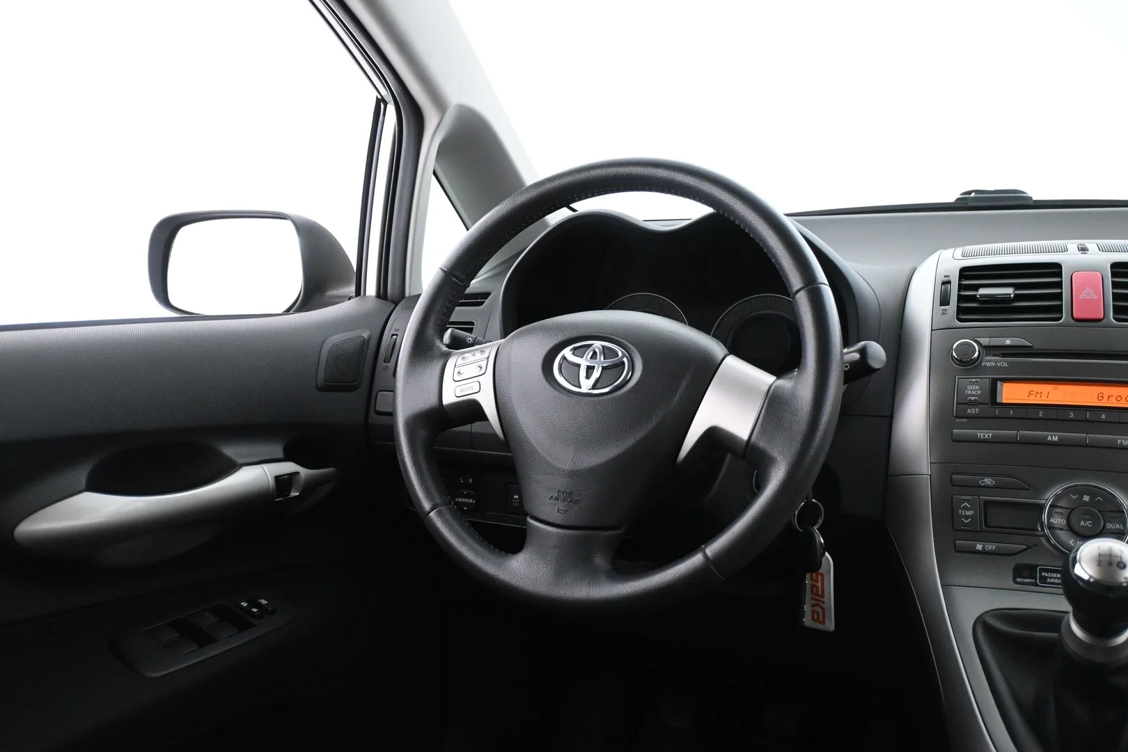 Car Image - 2iZ7bklGFdwb69Oa2PWwR4