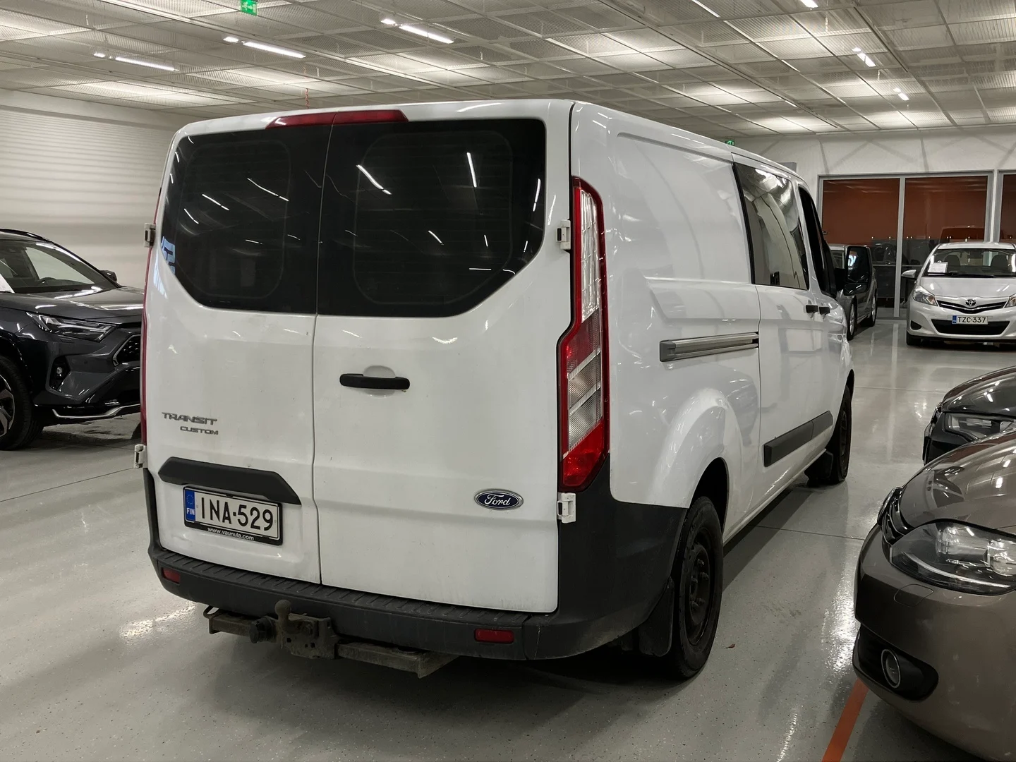 Car Image - aV5YdwJfP87Saag0sXClq