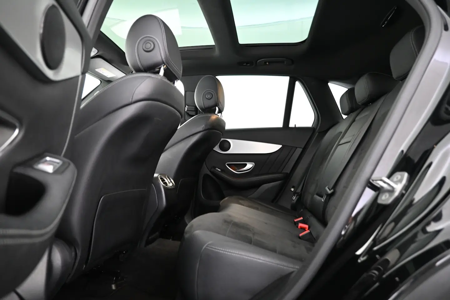 Car Image - cl2Icri9YlUb72I7zpfOd