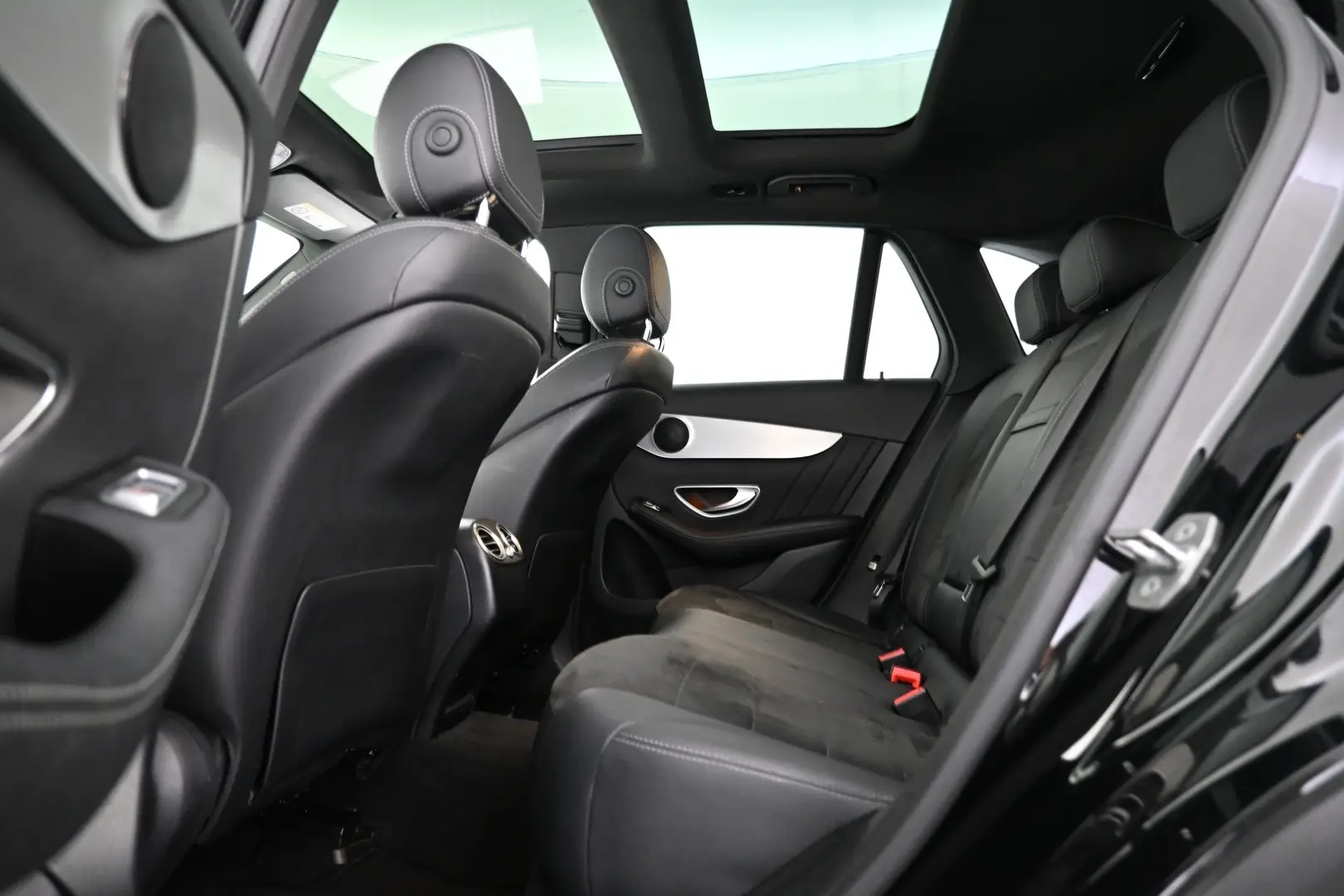 Car Image - cl2Icri9YlUb72I7zpfOd