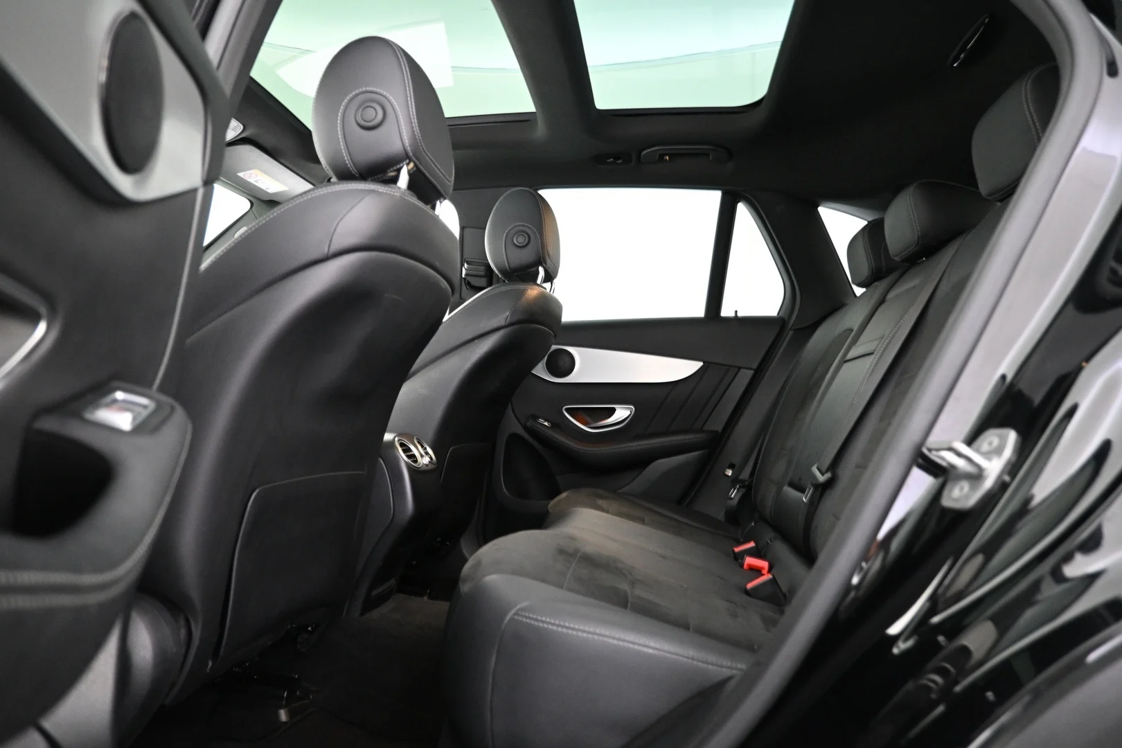 Car Image - cl2Icri9YlUb72I7zpfOd