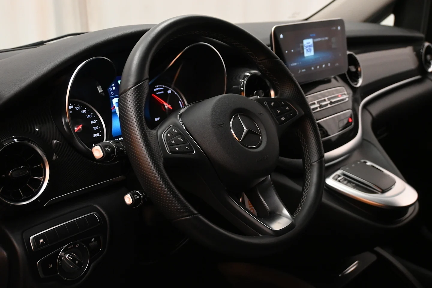 Car Image - 4AJ2YsnEz0D4Itj73zLLaO