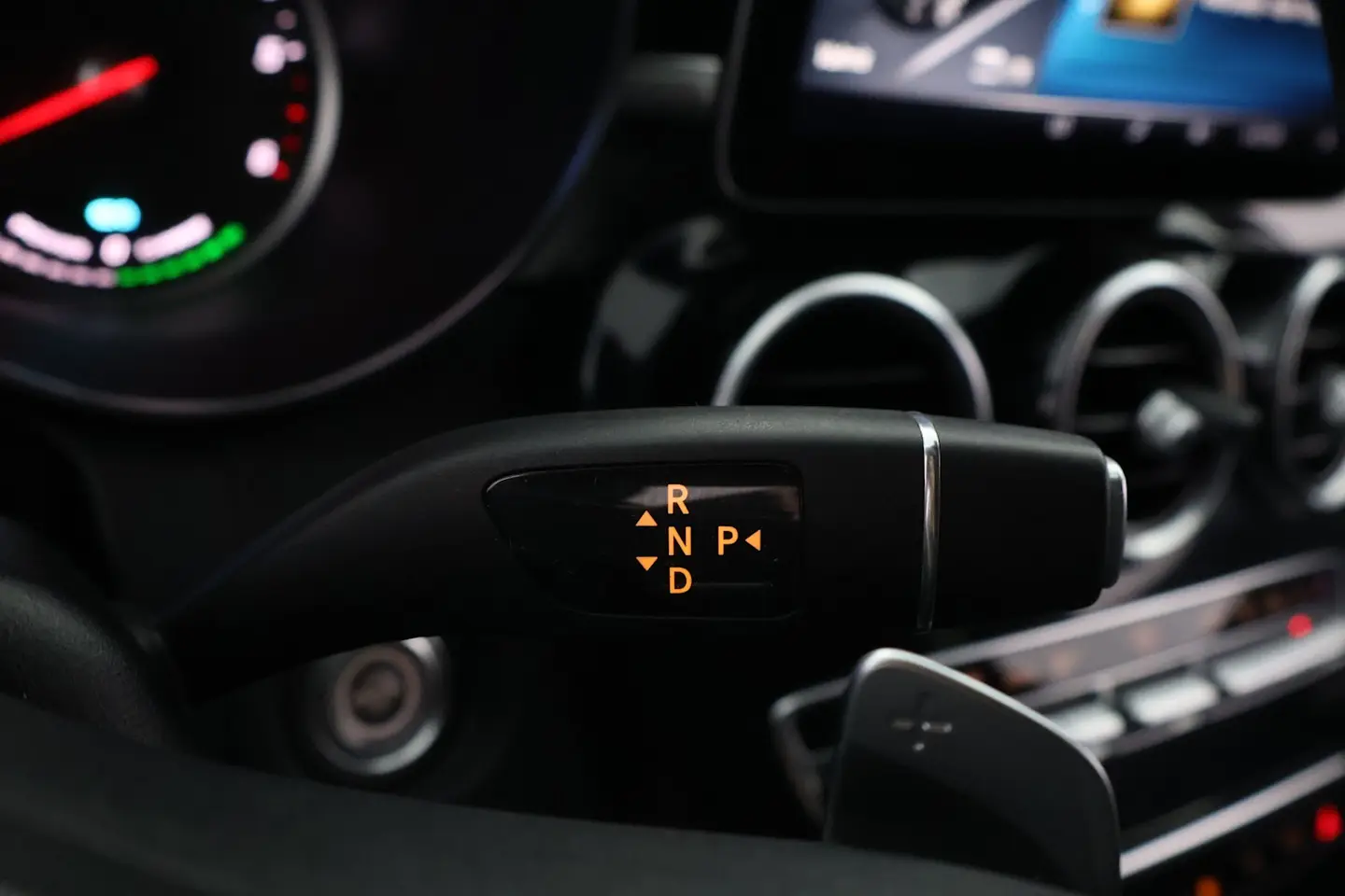 Car Image - vy95LyrUhFN5wewmFlvF1
